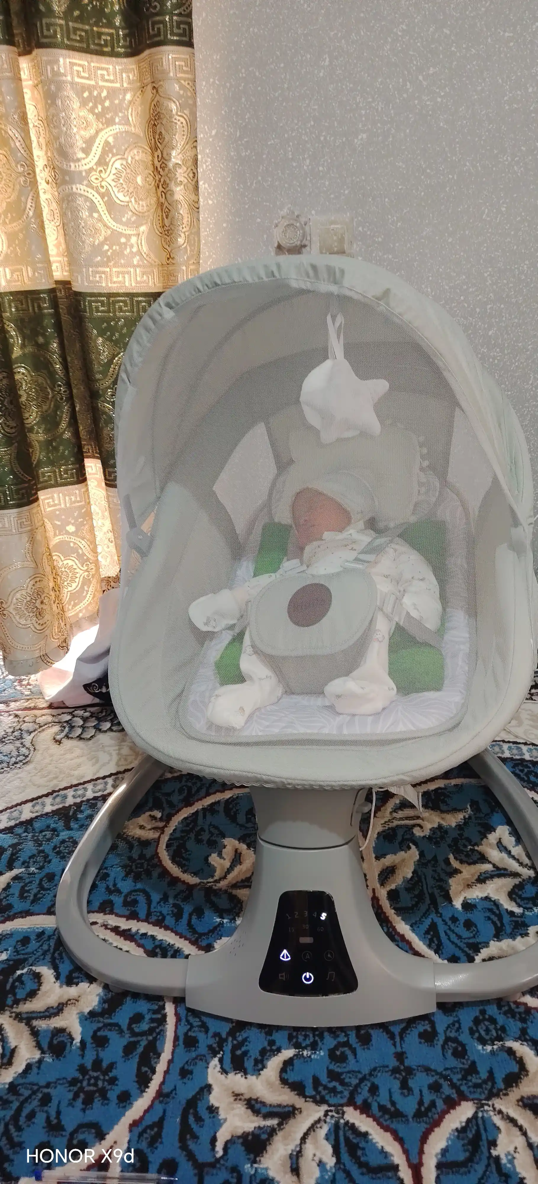 Детская кроватка, с автоматическим укачиванием Maribel-Kidilo