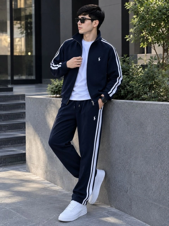 Erkaklar sport kostyumi