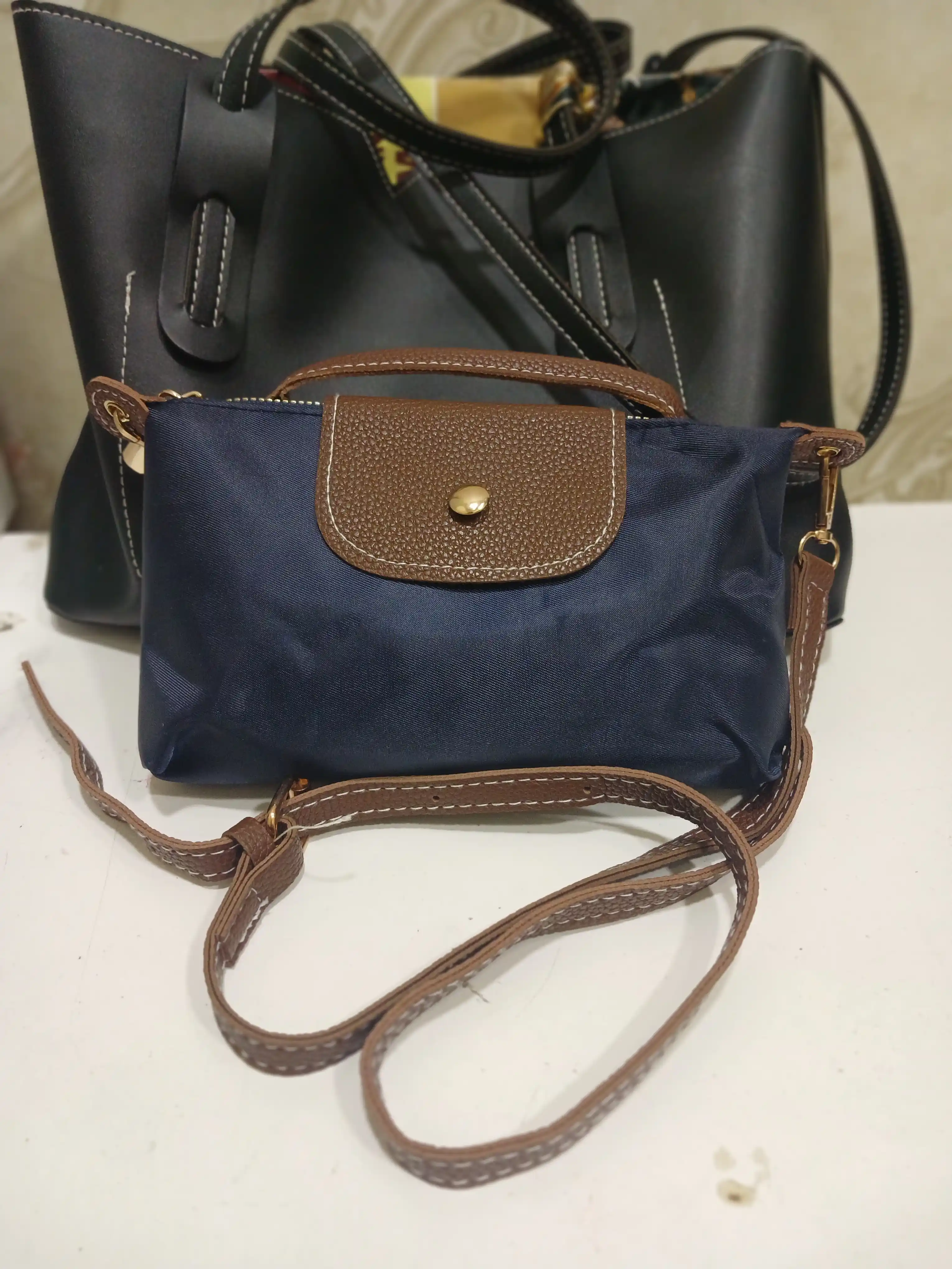 Ayollar uchun Longchamp uslubidagi eko-charmdan kichik kross-bodi sumkasi