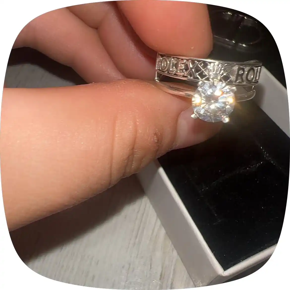 SILVER LINE Shine Ring — shaffof kristall va fianitlar bilan uyg'unlashgan kumush uzuk