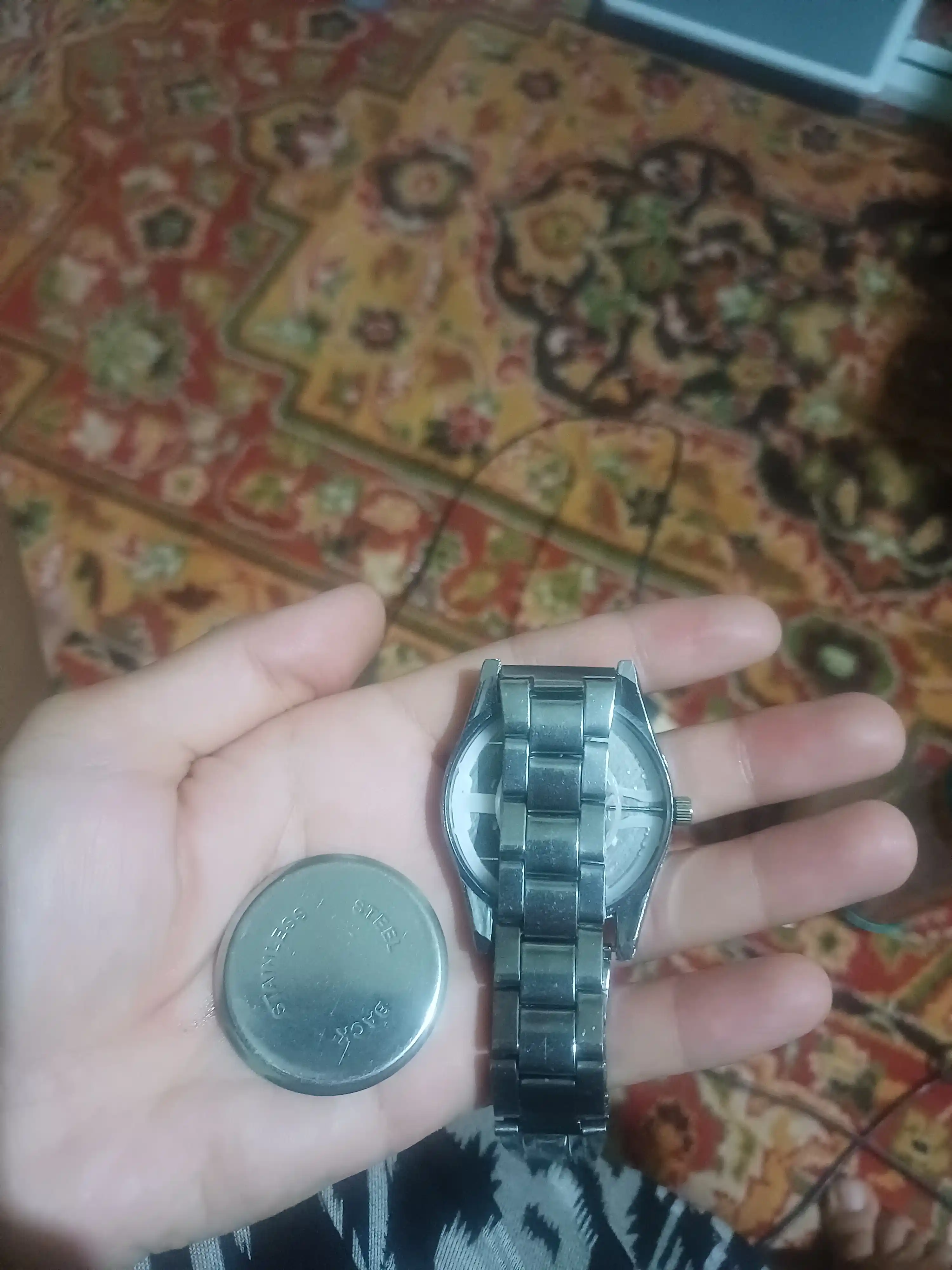Erkaklar qo'l soati, kvarts mexanizm, klassik qo'l soati