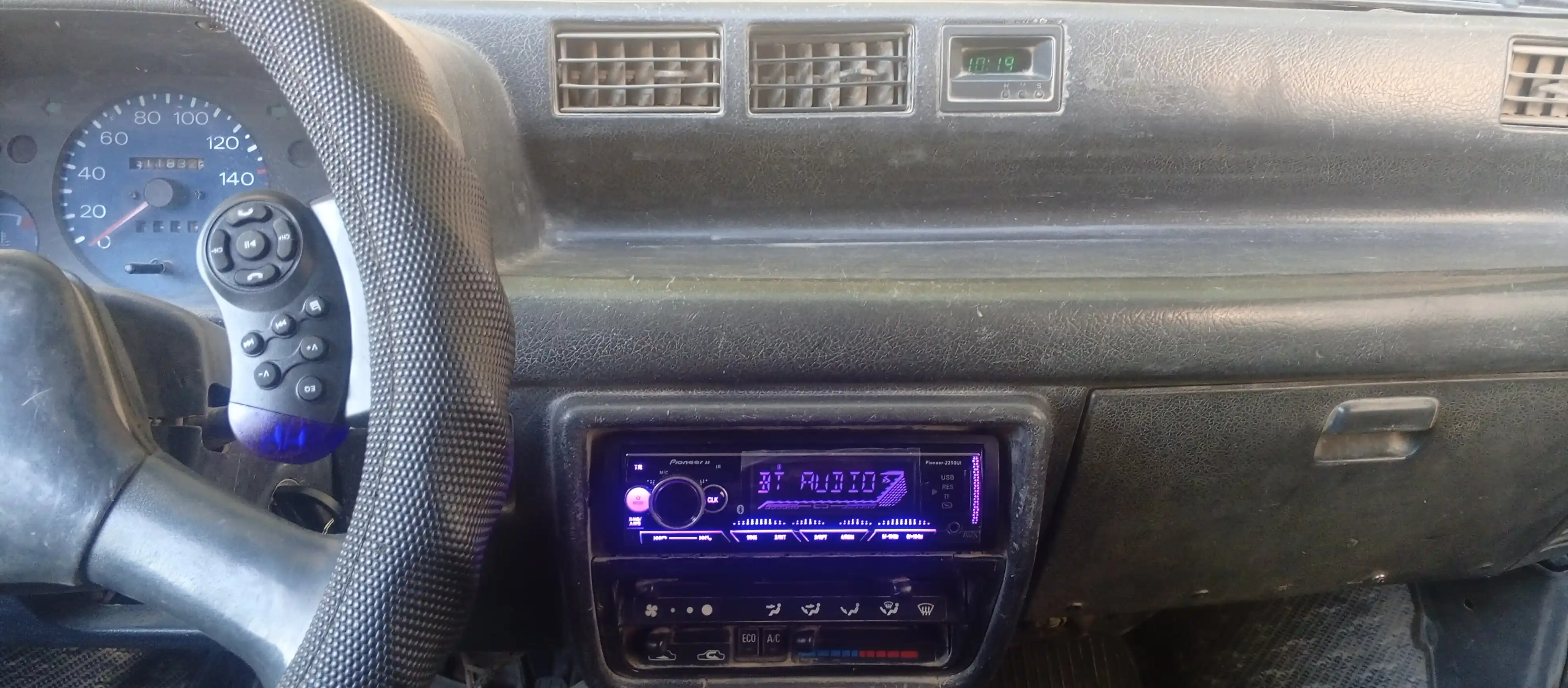 Pioneer A-A DEH-5250BT masofadan avtomagnitolasi boshqarish pulti multimedia, USB, AUX