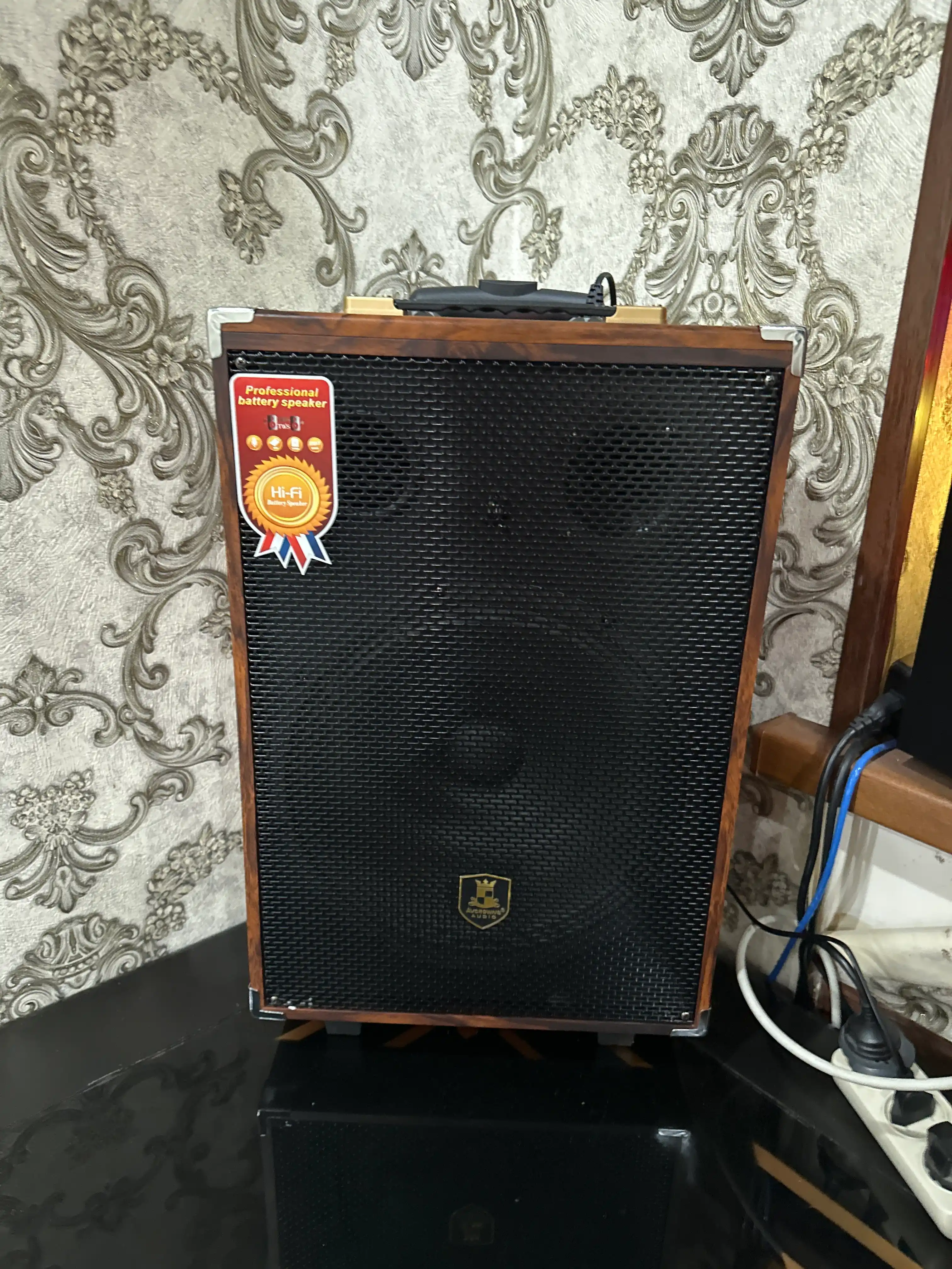Караоке-колонка BAAB B-Q8  ВQ12 с 2 беспроводными микрофонами