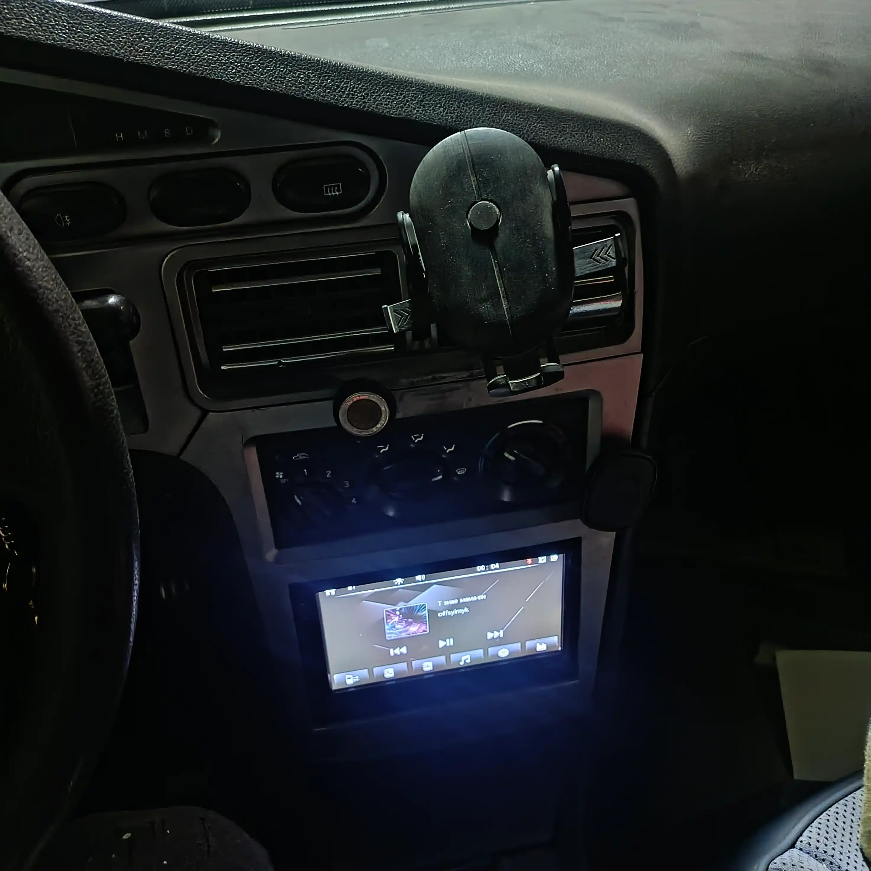 Nakamichi NAM1610 va NAM1712 avtomagnitola, 7 dyuymli ekran, Bluetooth, USB, FM/AM