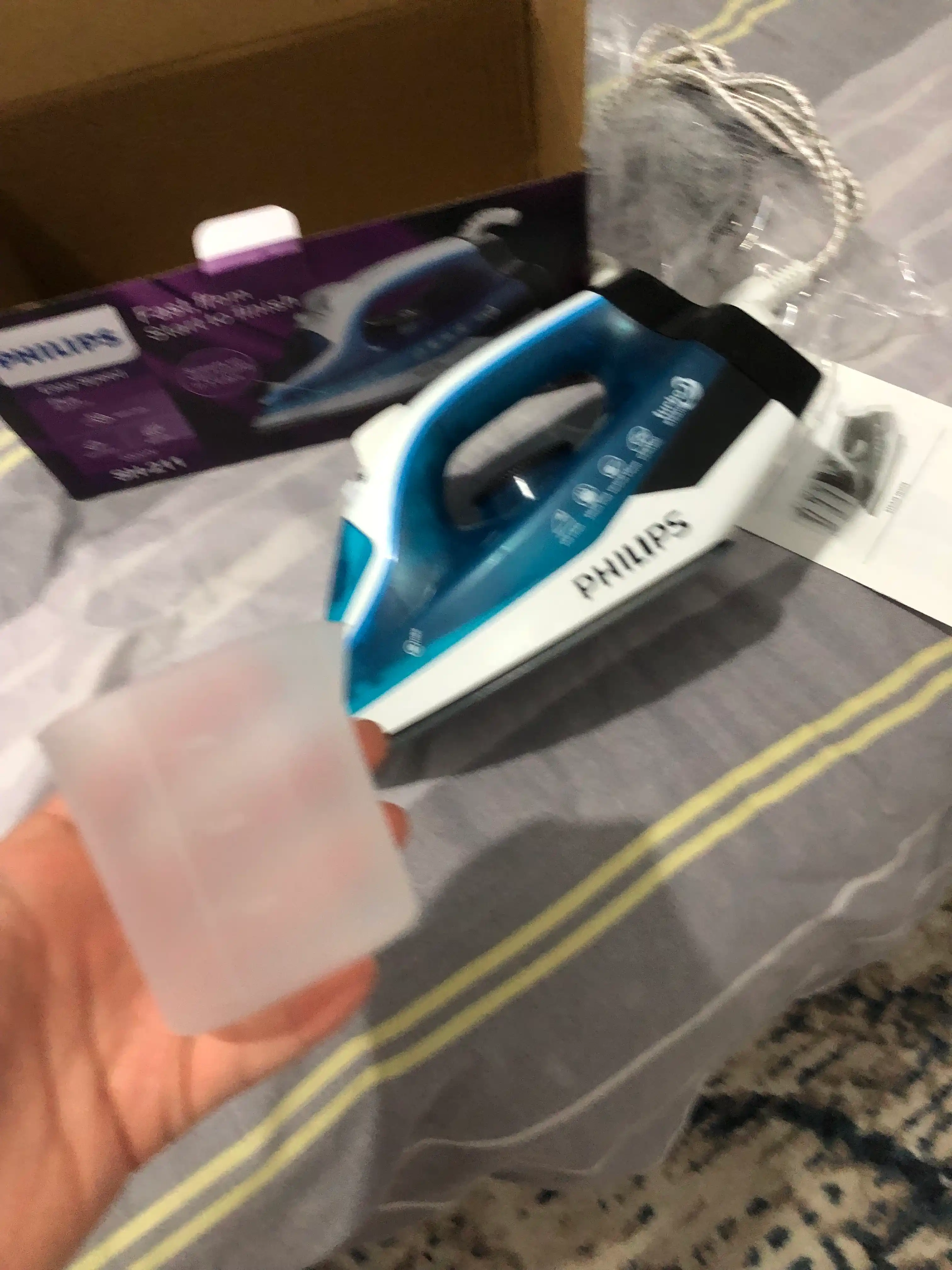 Утюг PHILIPS  паровой 2000-2600W с керамической подошвой и самоочисткой
