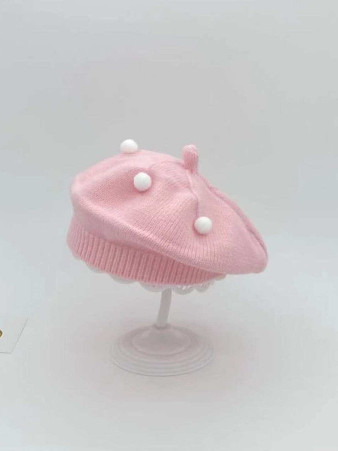 Qizlar uchun zamonaviy beret - 
