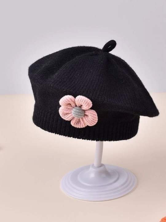 Qizlar uchun zamonaviy beret - 