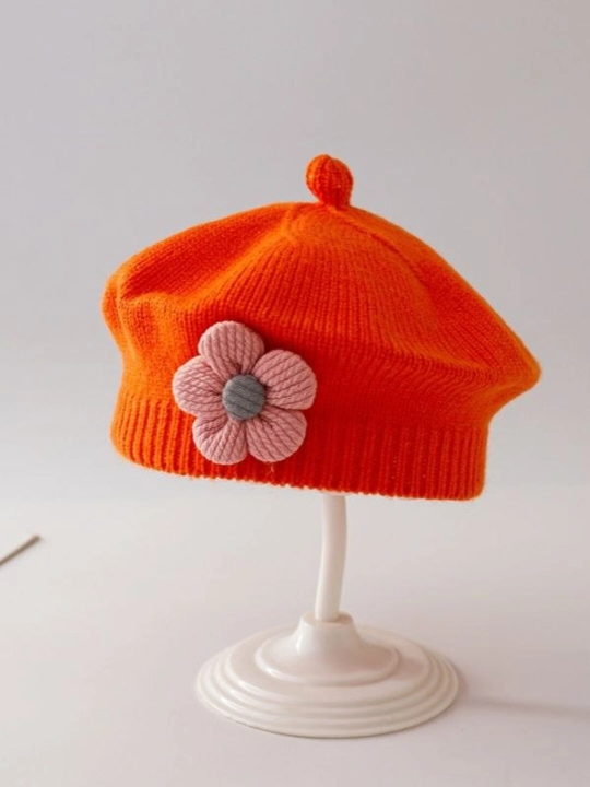Qizlar uchun zamonaviy beret - 
