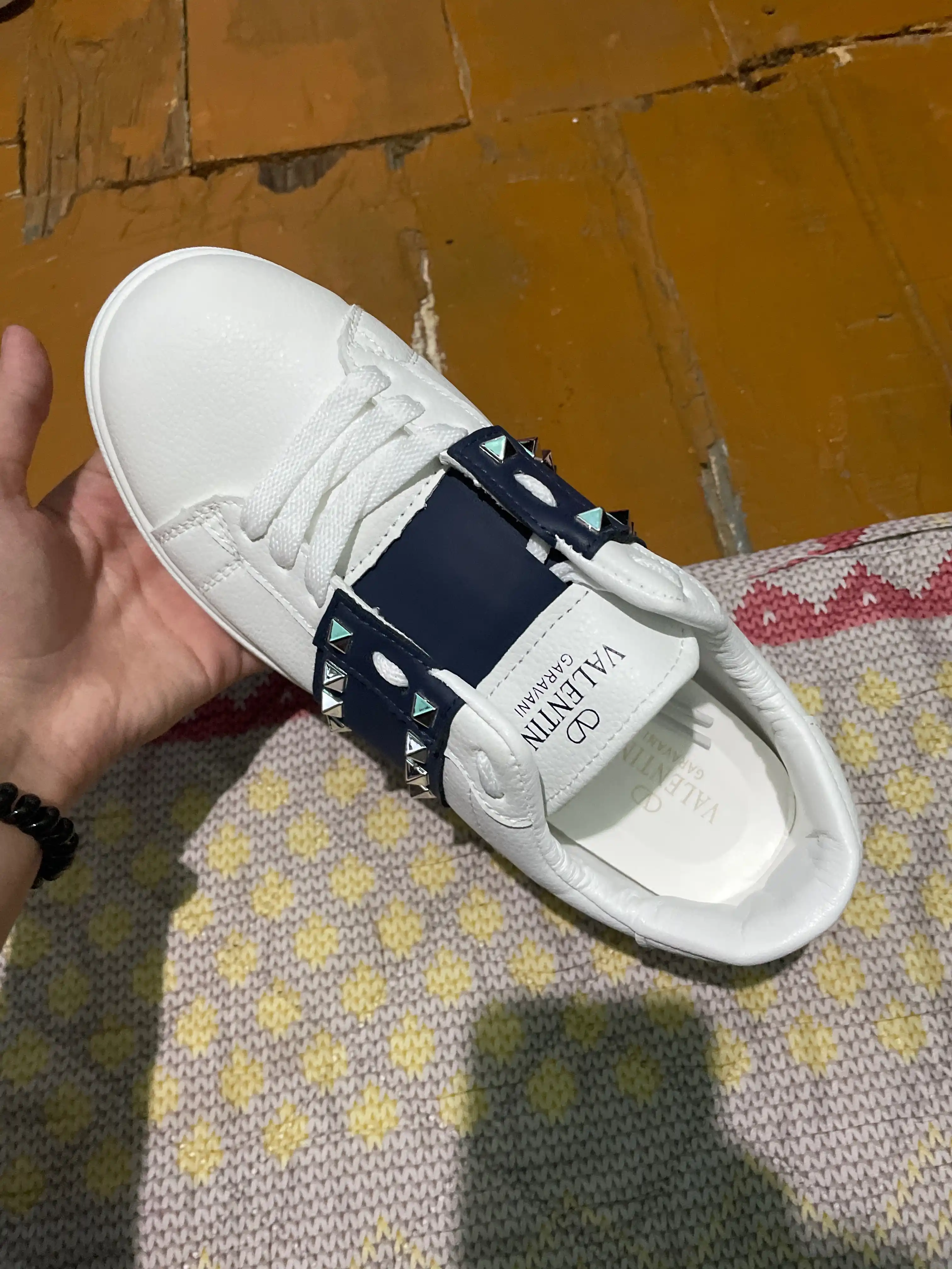 Кроссовки Valentino Garavani для девочек и женщин, размеры 36–40