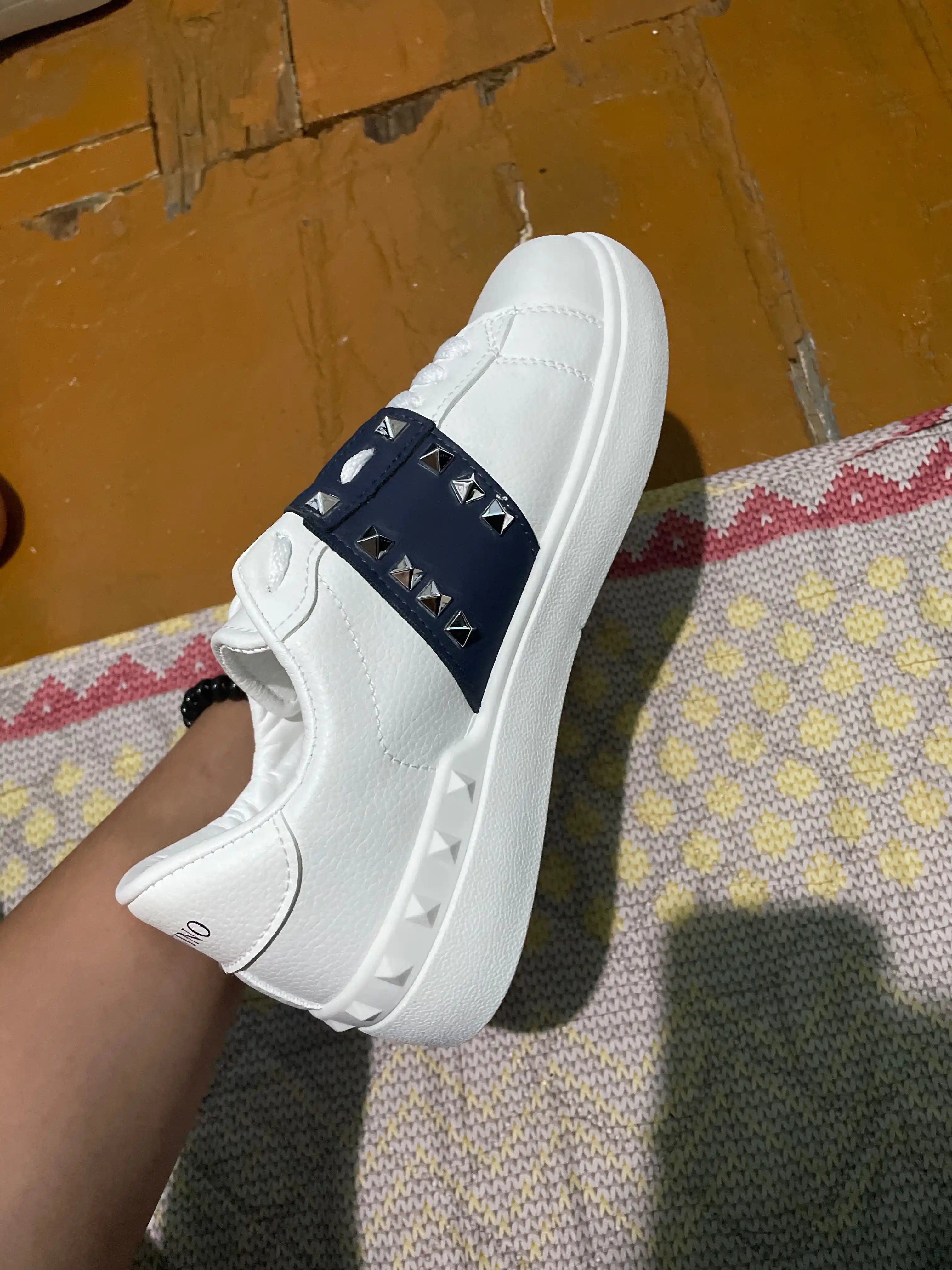 Кроссовки Valentino Garavani для девочек и женщин, размеры 36–40