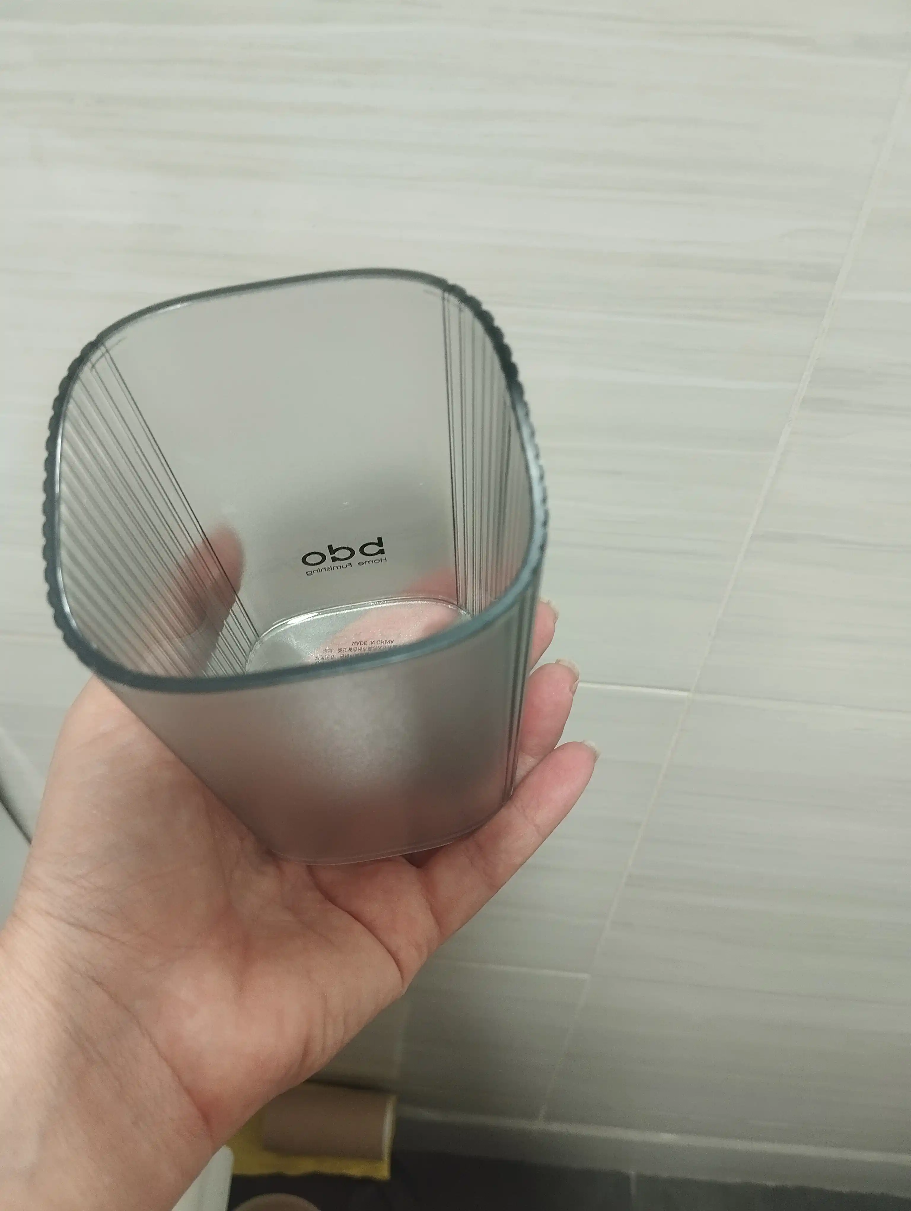 Tish cho‘tkalari va tish pastasi uchun stakan BDO, 350 ml