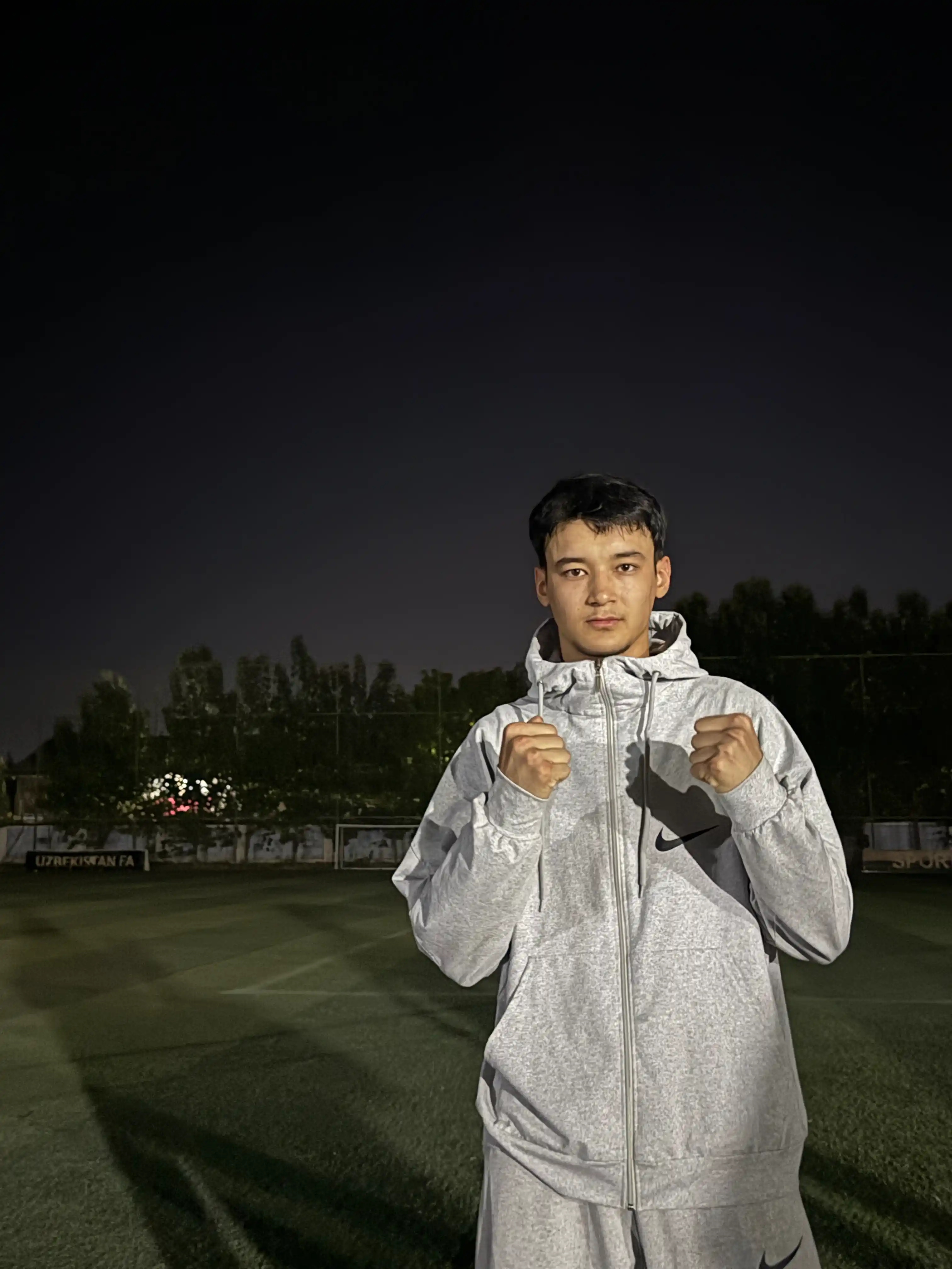 Erkaklar sport kostyumi, huddi va jogger shalvar, standart 44,46,48,50 gacha