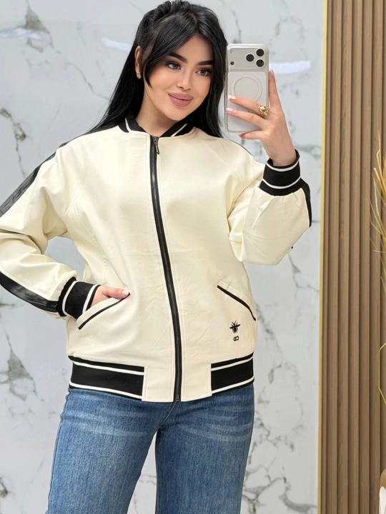 Kurtkalar.Ayollar va qizlar uchun kalta charm bomber — yengil vetrofka, S, M, L