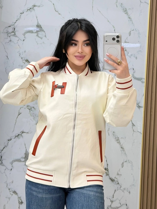 Kurtkalar.Ayollar va qizlar uchun kalta charm bomber — yengil vetrofka, S, M, L