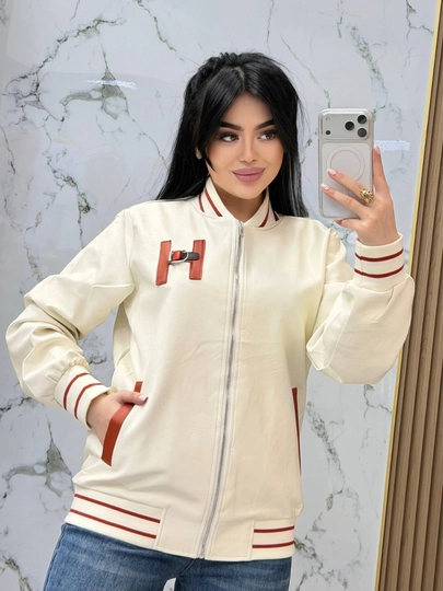 Kurtkalar.Ayollar va qizlar uchun kalta charm bomber — yengil vetrofka, S, M, L