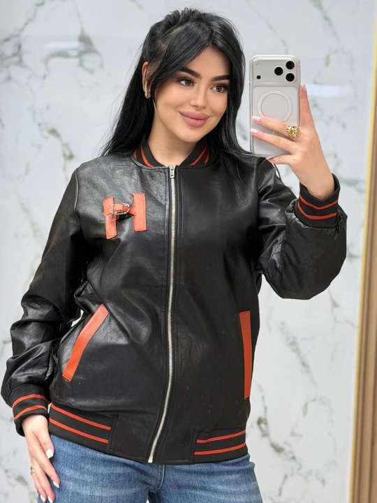Kurtkalar.Ayollar va qizlar uchun kalta charm bomber — yengil vetrofka, S, M, L