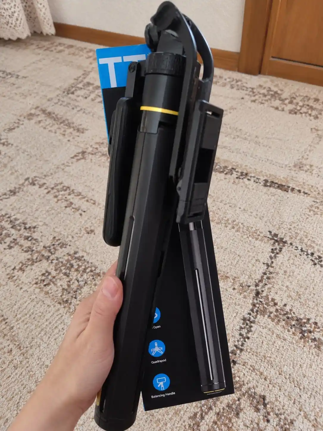 TT18 Selfie Stick Tripod с Bluetooth пультом 4 ножки штатив