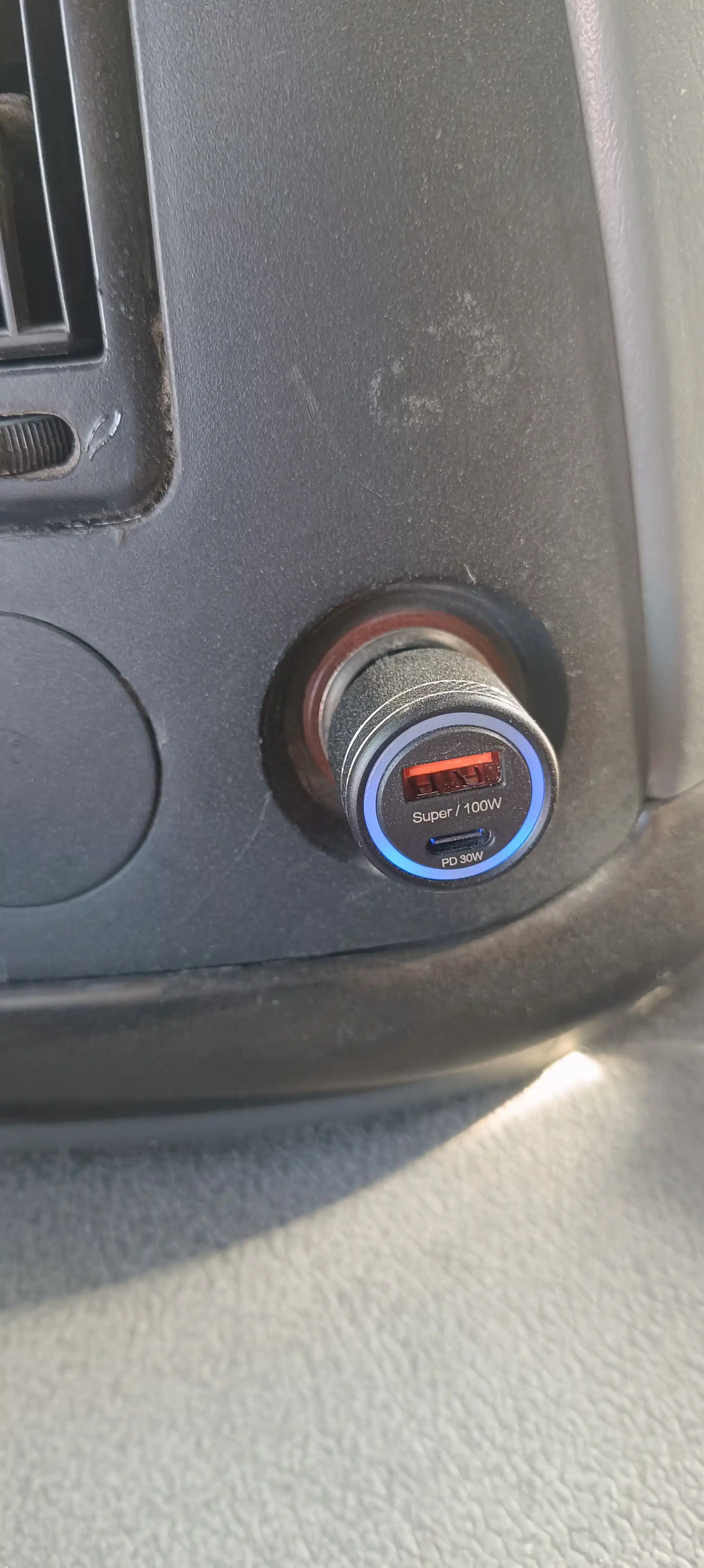 Автозарядное устройство 100W с поддержкой PD + USB