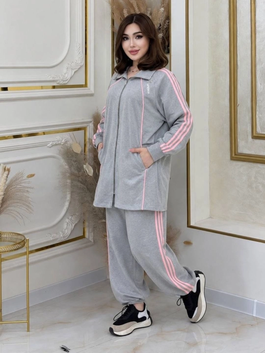 Ayollar uchun zamonaviy sportivka sport kostyumi 46 dan 52 gacha standart razmerda - 
