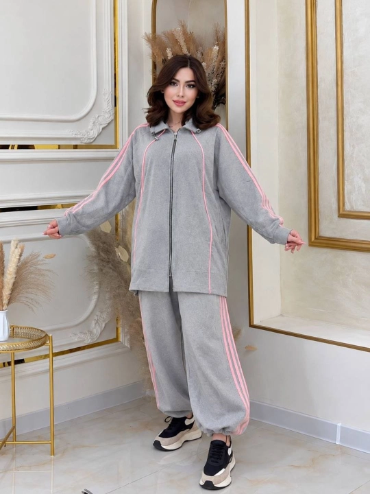 Ayollar uchun zamonaviy sportivka sport kostyumi 46 dan 52 gacha standart razmerda