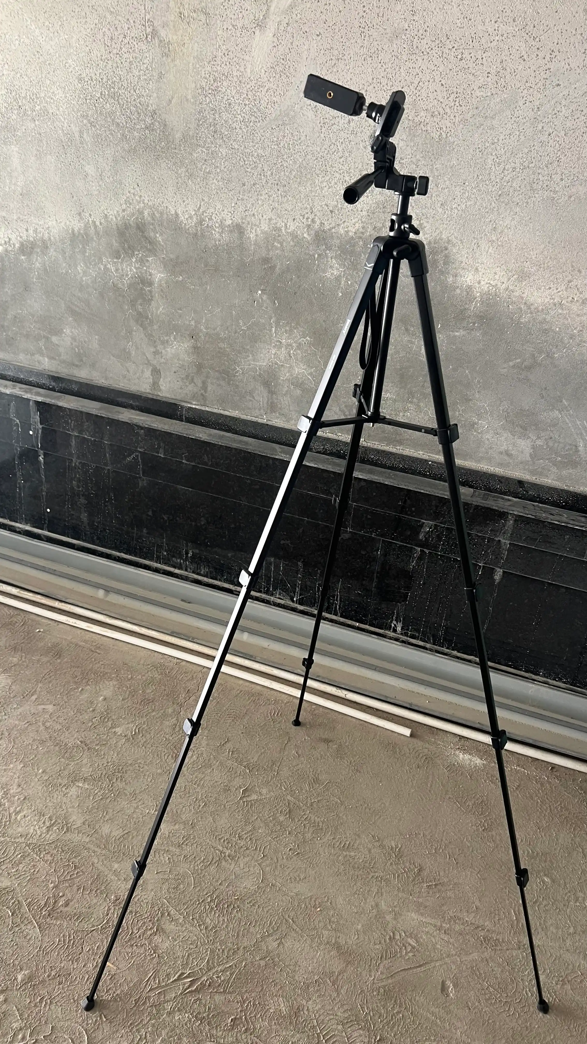 Штатив Jmary KP-2209 с держателем для телефона, подходит для смартфона и камеры