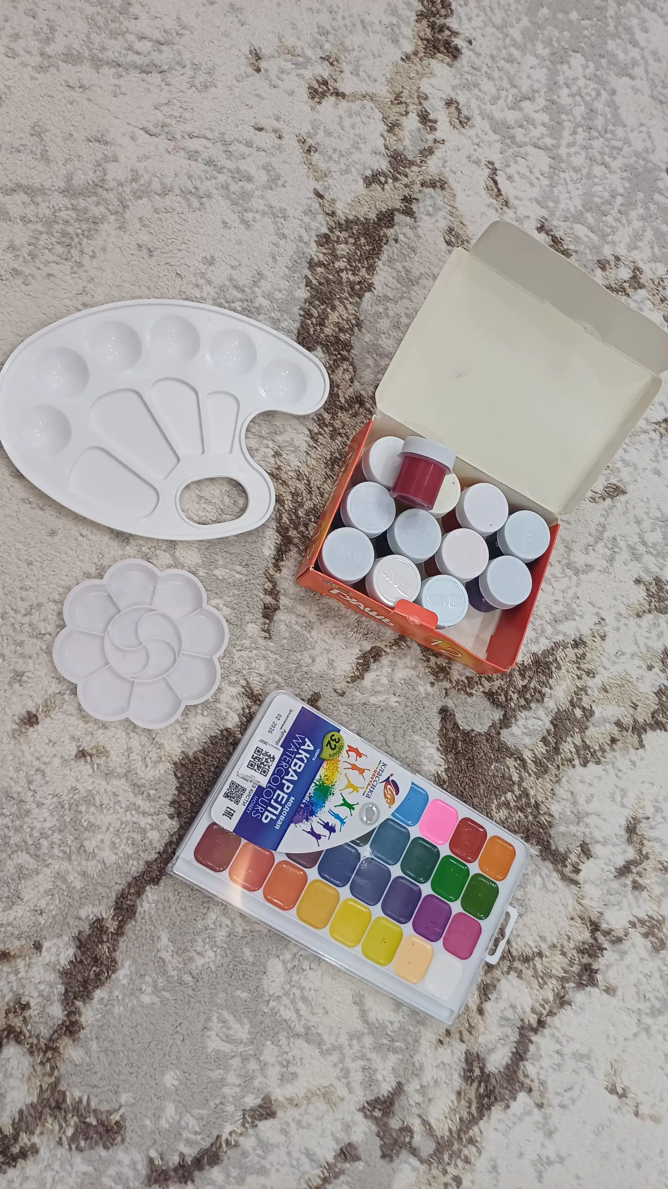Bo‘yoq uchun palitra, 8 katakli, plastik