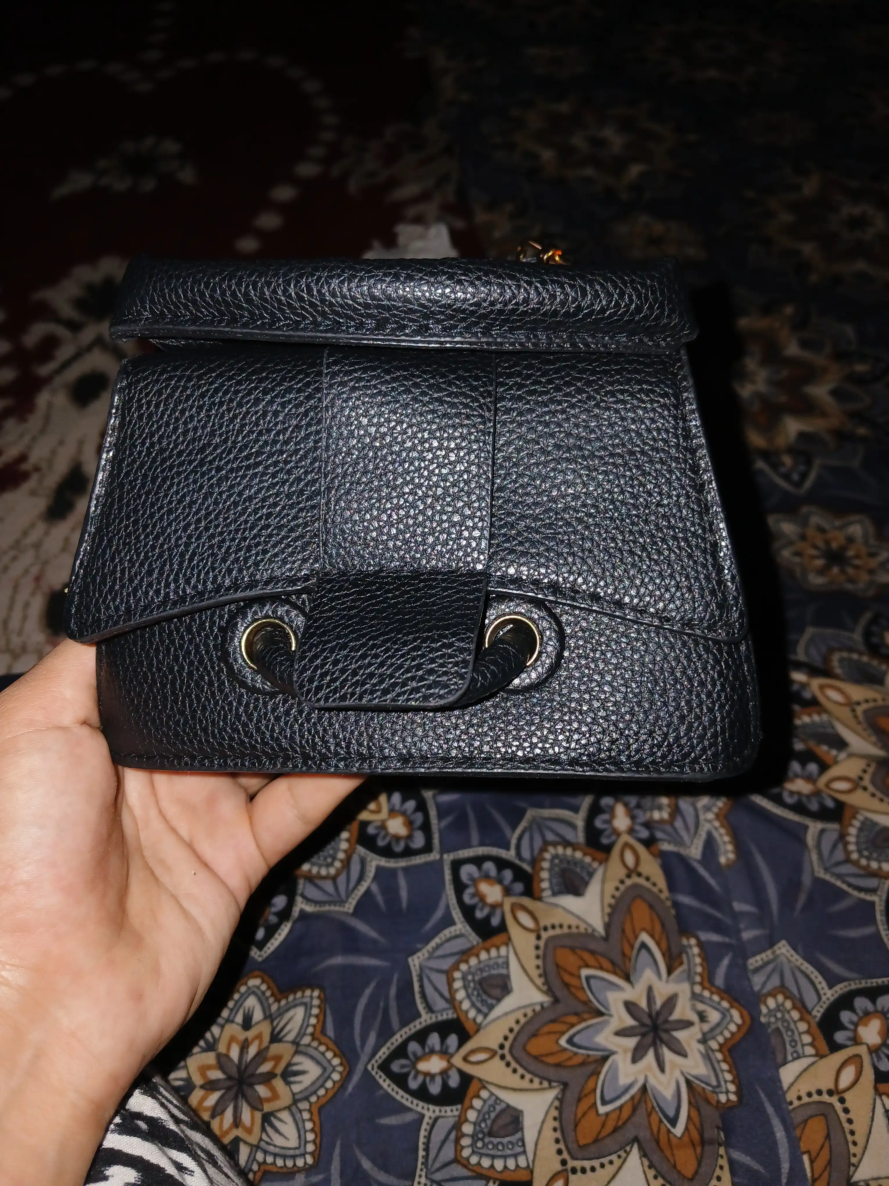 Ayollar sumkasi, kross-bodi, mini, yelkadan