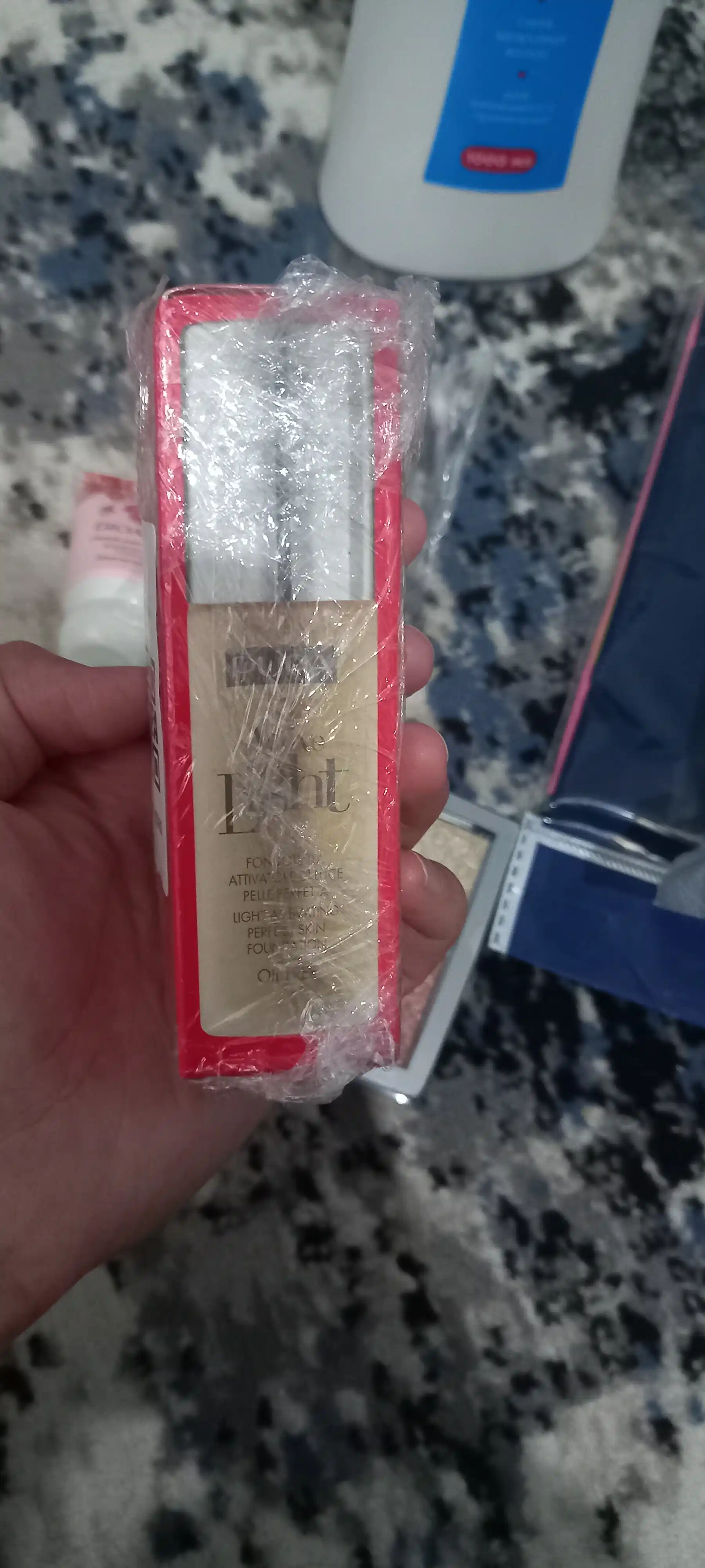 Pupa, тональный крем, стойкий матирующий финиш, подходит для всех типов кожи