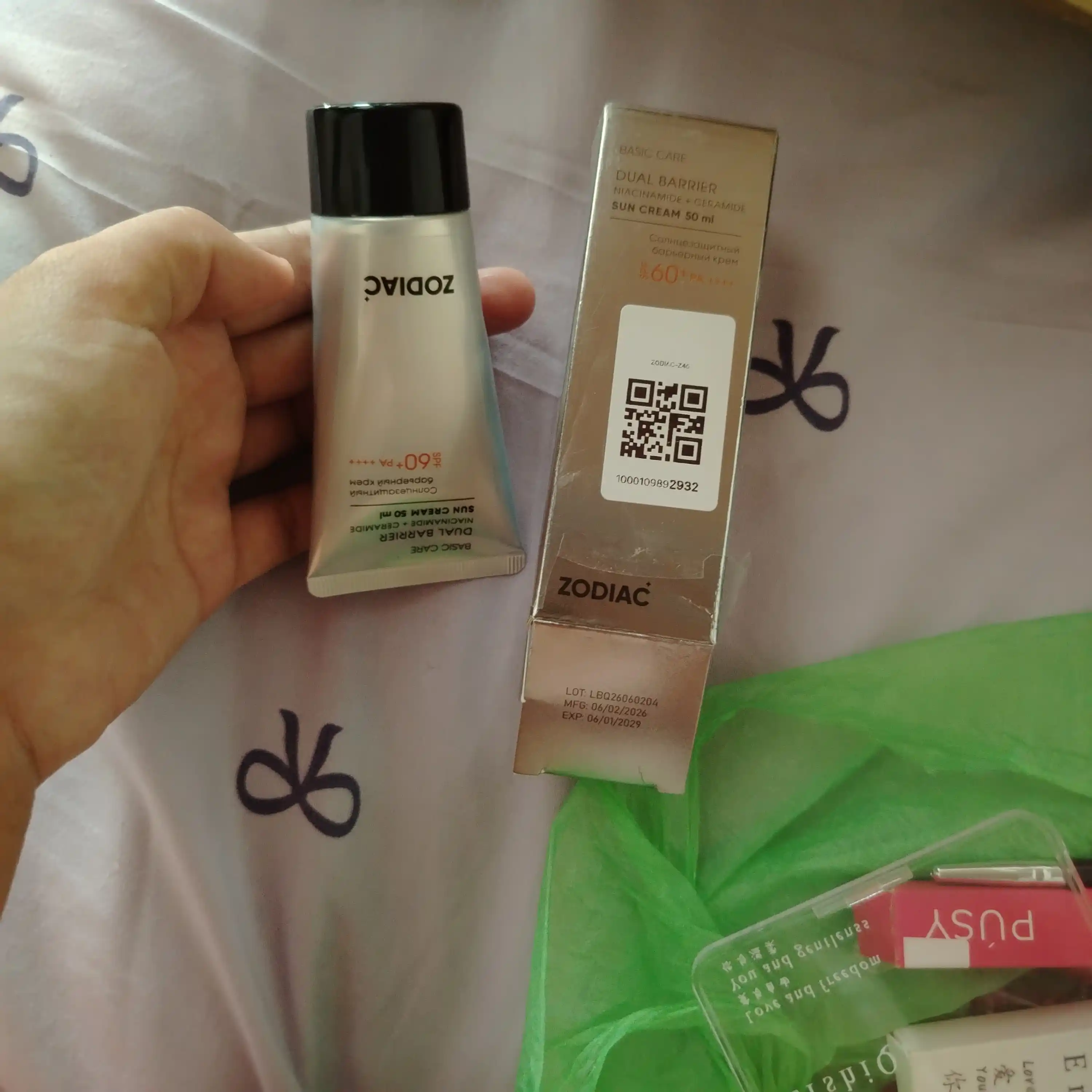 ZODIAC SPF 60+ quyoshdan himoyalovchi yuz va tana krem, seramidlar, niatsinamid, kollagen