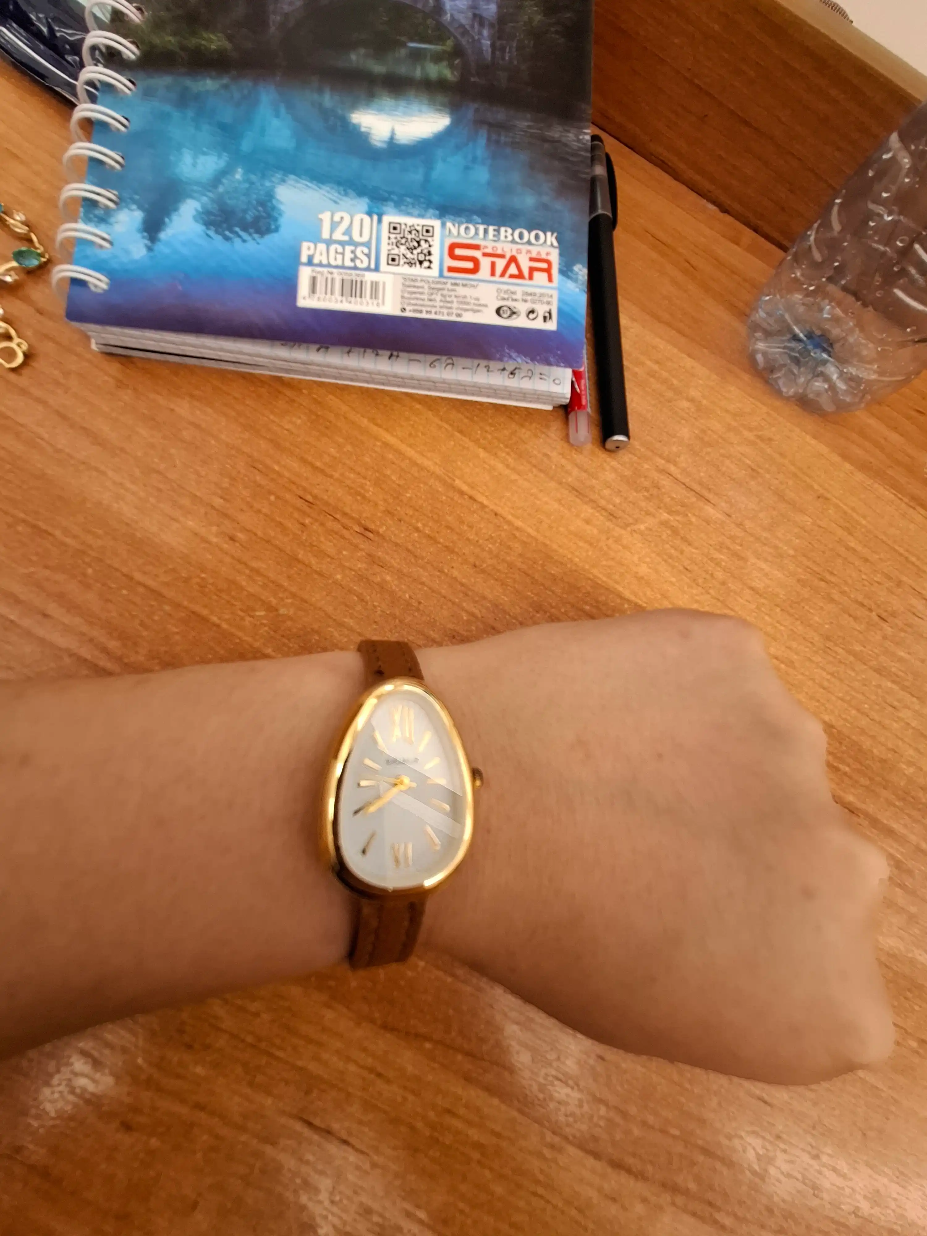 Женские часы, девушек, наручные часы, с кварцевым механизмом, BVLGARI, с кожаным ремешком