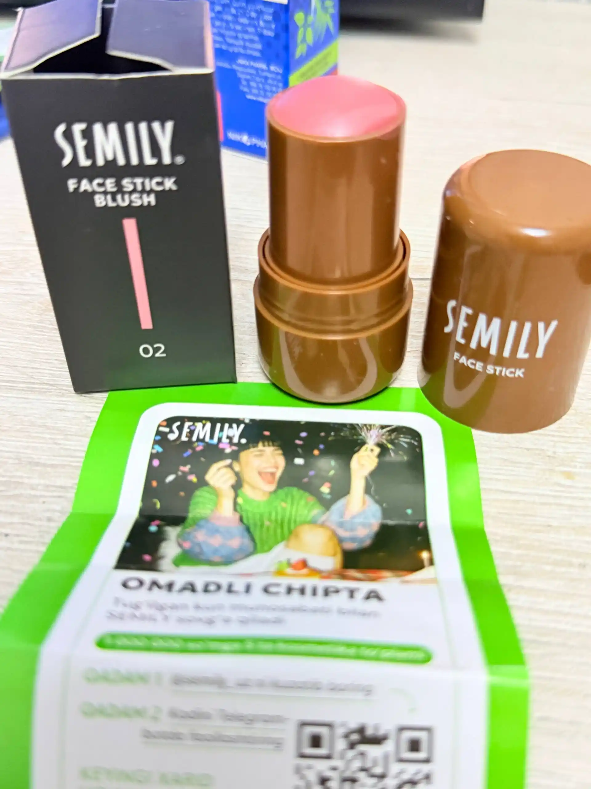 Румяна для лица и губ в стике SEMILY Blush Stick, кремовые, натуральный румянец