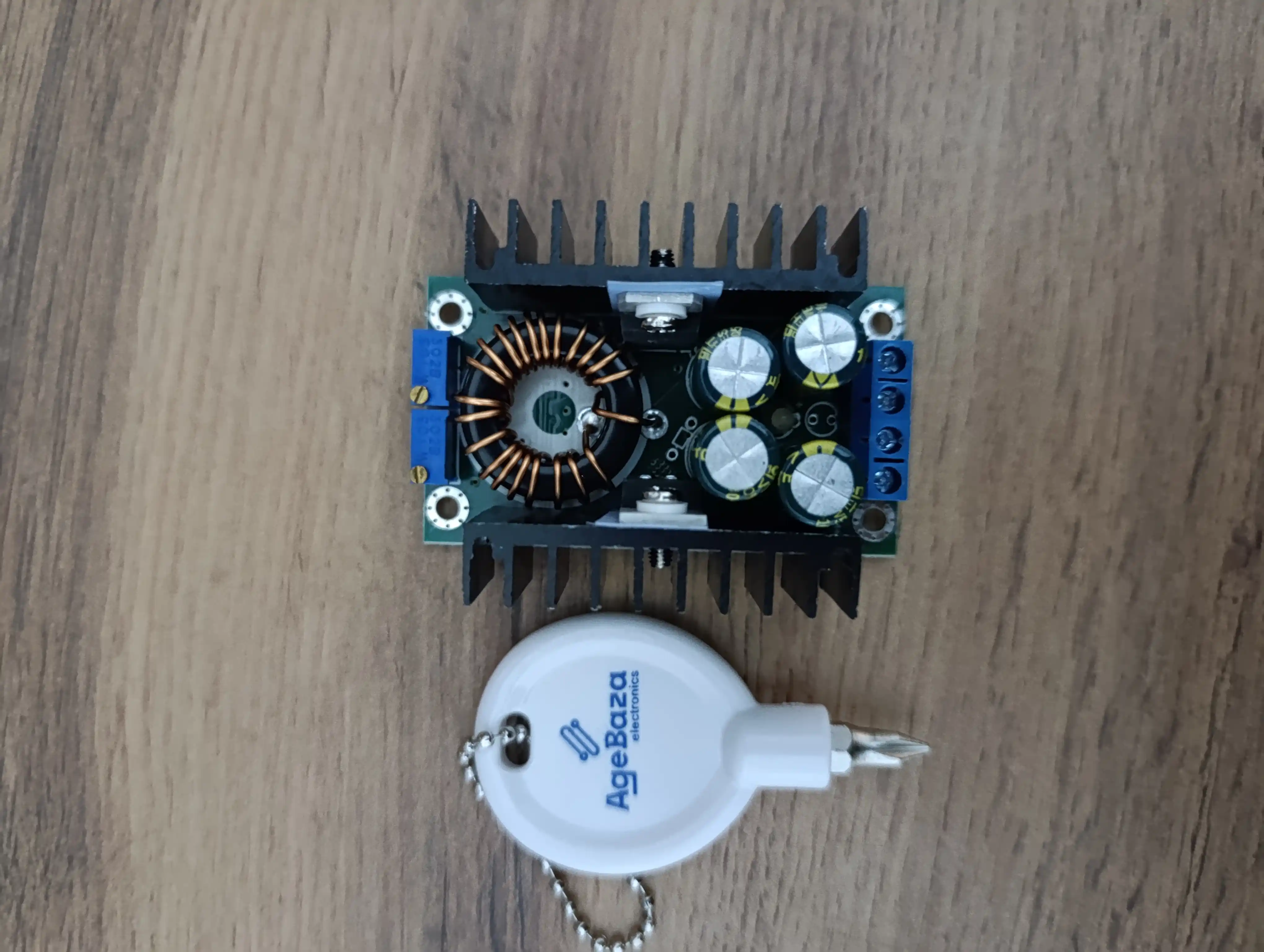 Понижающий модуль XL4016 8A 300W 5-40V → 1.2-35V с регулировкой тока и напряжения arduino