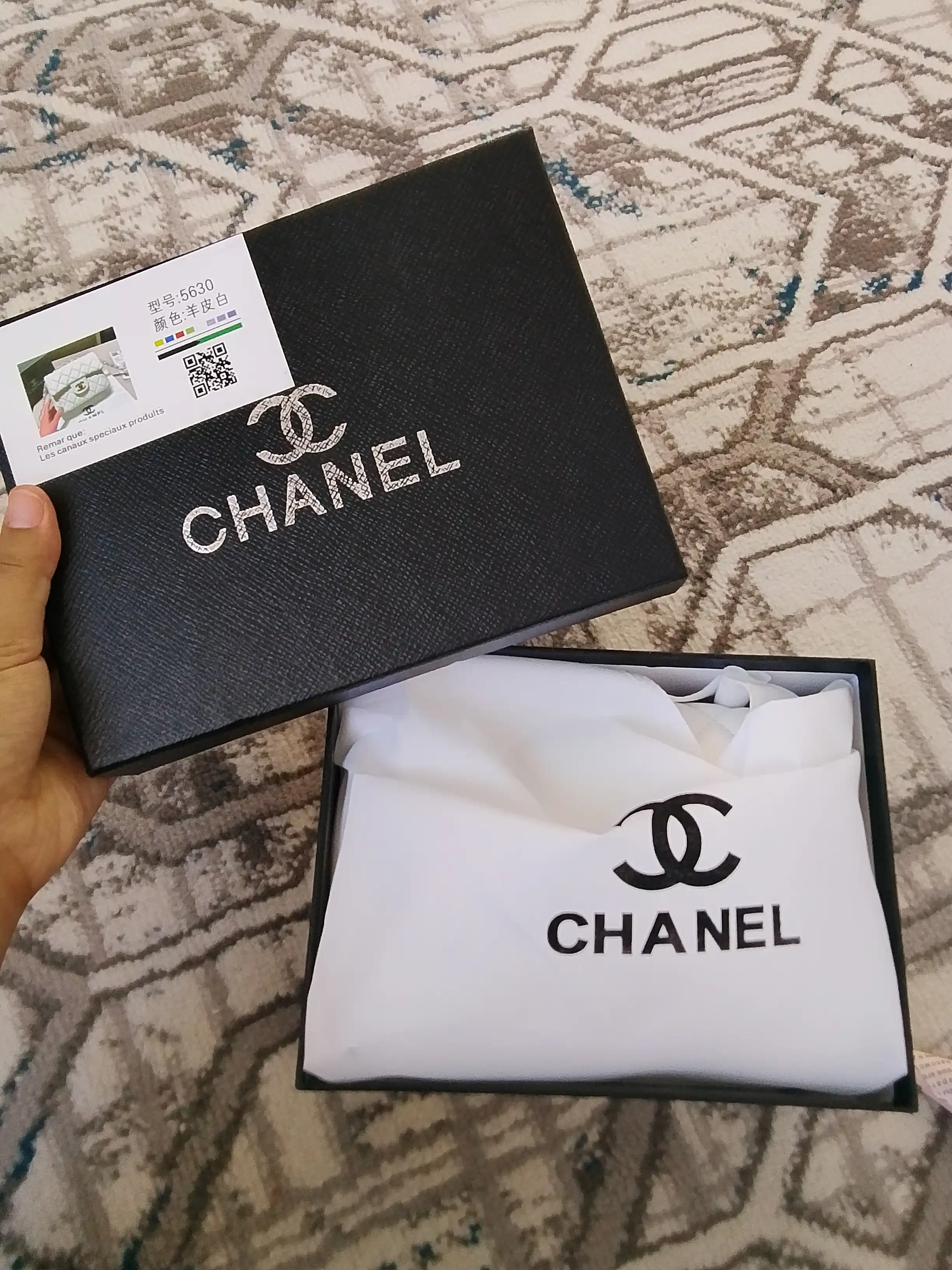 Chanel uslubidagi ayollar yelka sumkasi, zanjirli qavilgan model