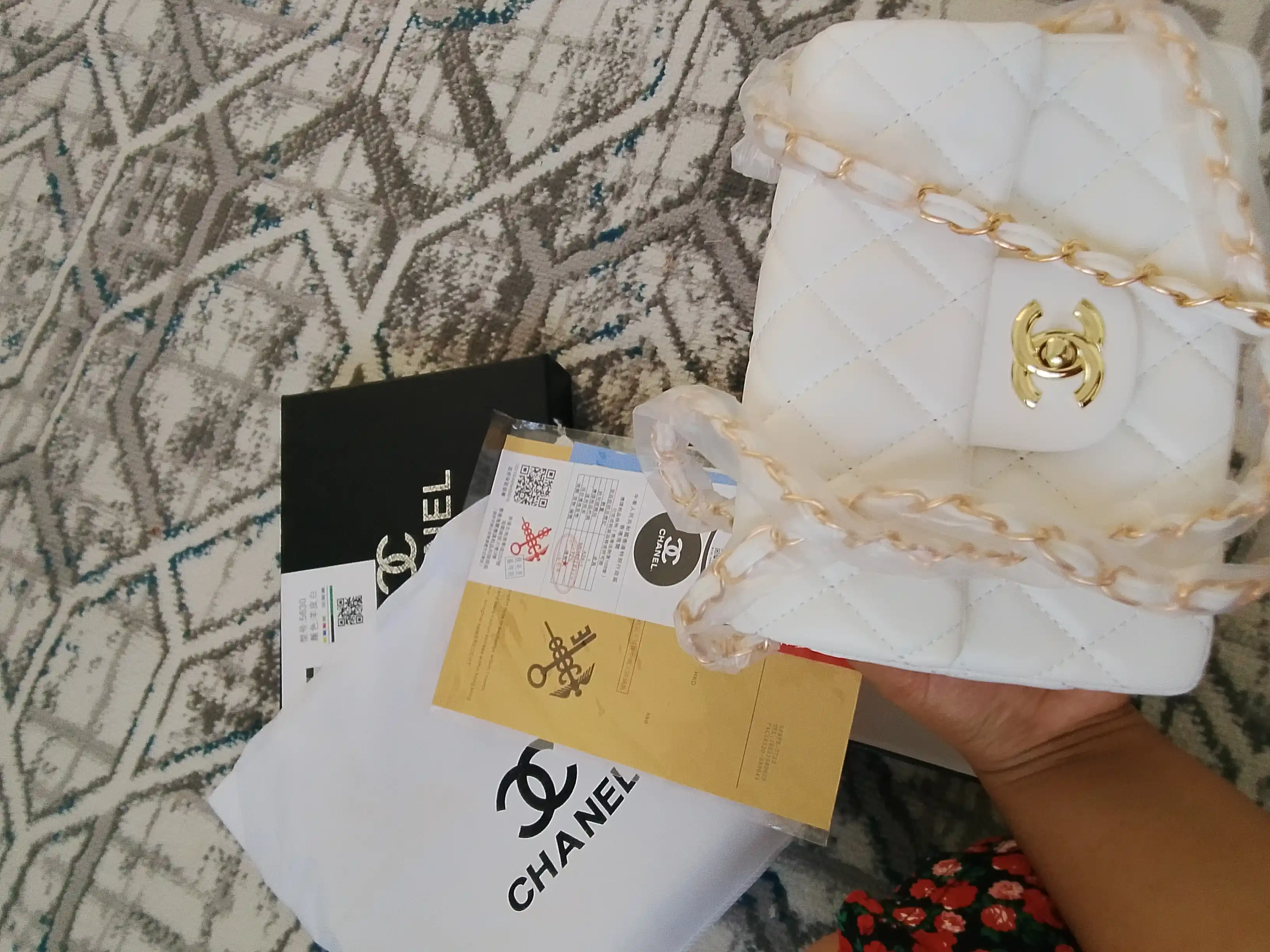 Chanel uslubidagi ayollar yelka sumkasi, zanjirli qavilgan model