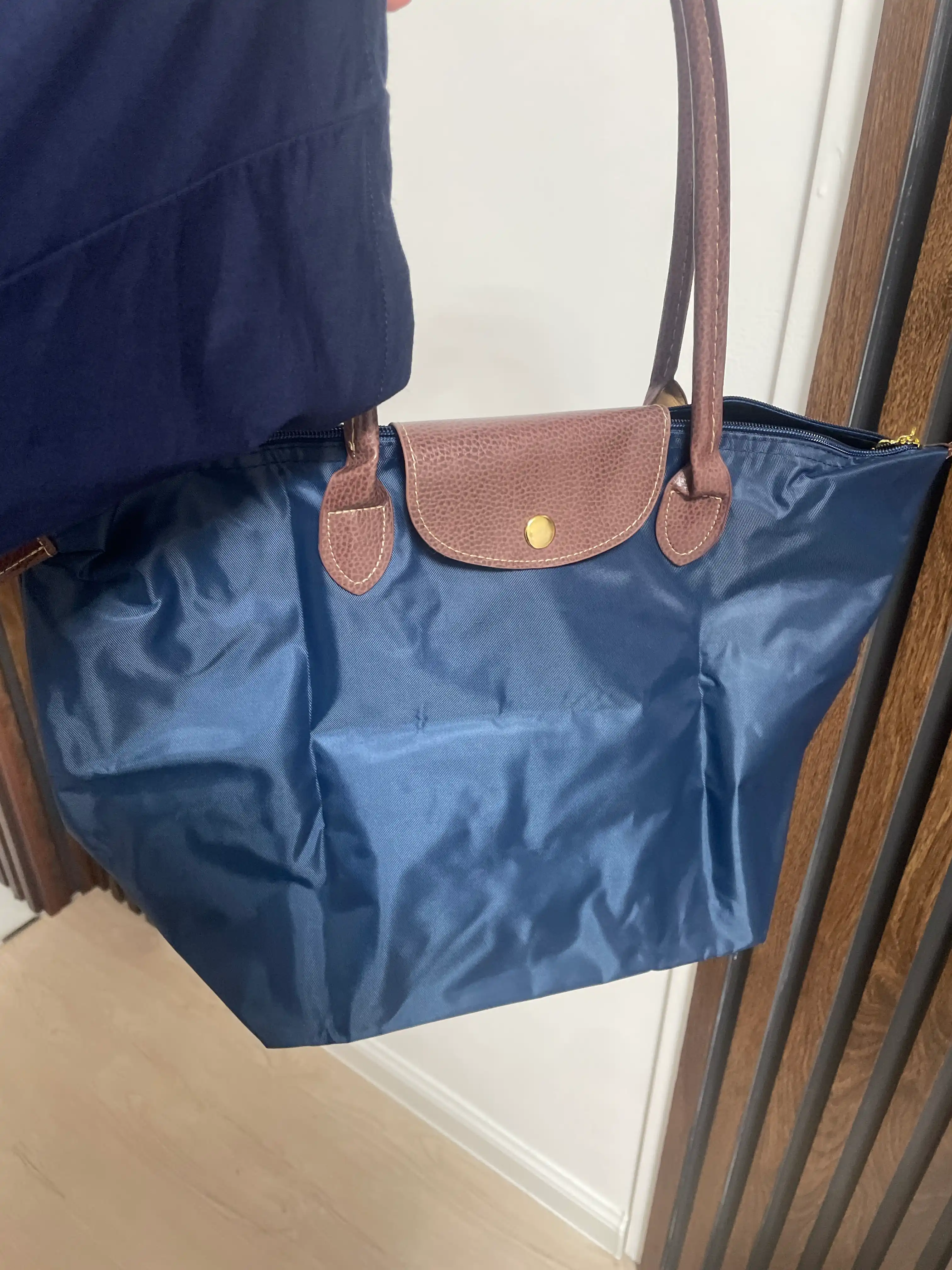 Ayollar uchun sumka, shopper yelkaga taqiladigan, katta neylon sumka, o'lchamlar S, M, L
