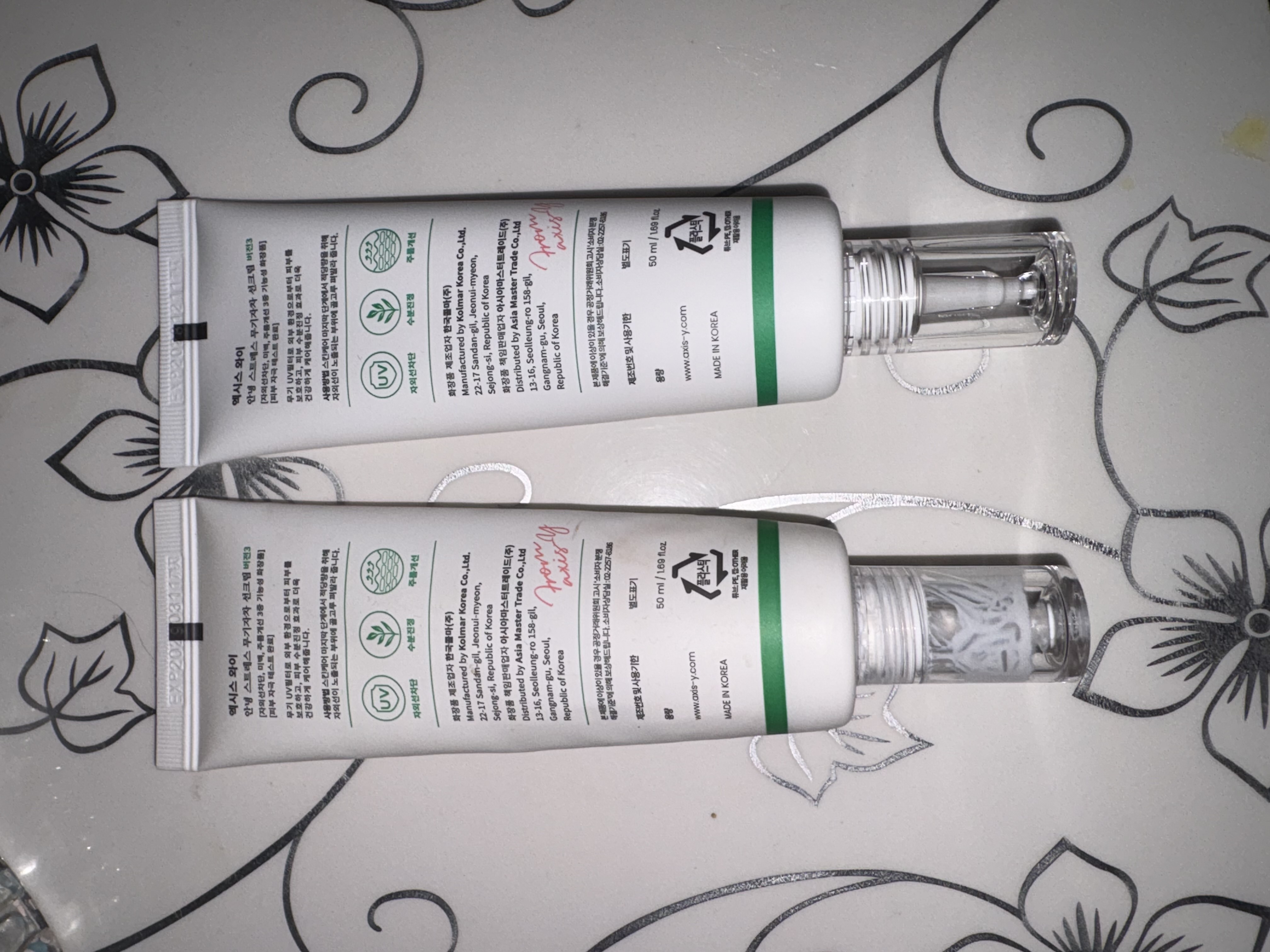 Axis-Y SPF 50+ без масляный солнцезащитный крем, защищает от ультрафиолетовых лучей, 50 мл