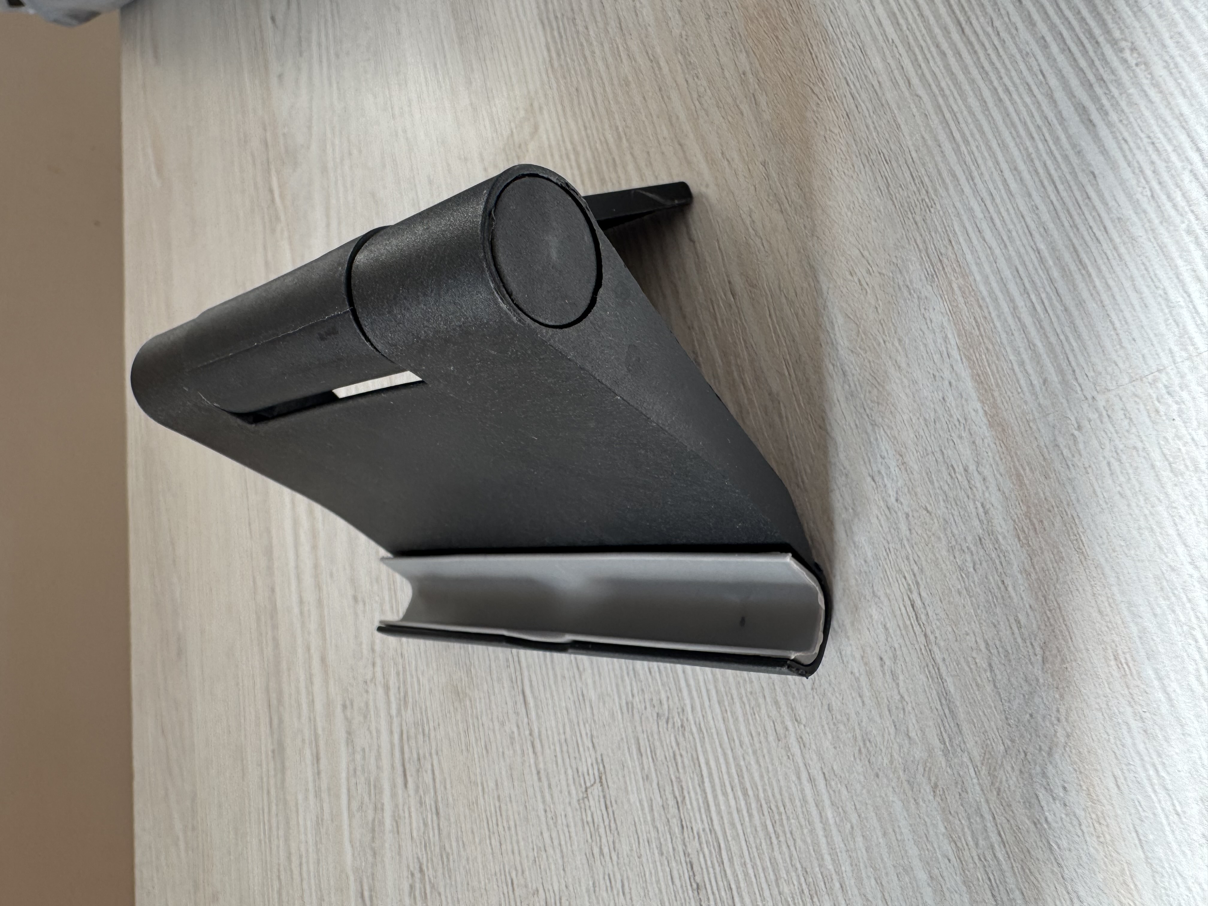 Telefon va planshet uchun sozlanadigan podstavka, metall va plastik variant