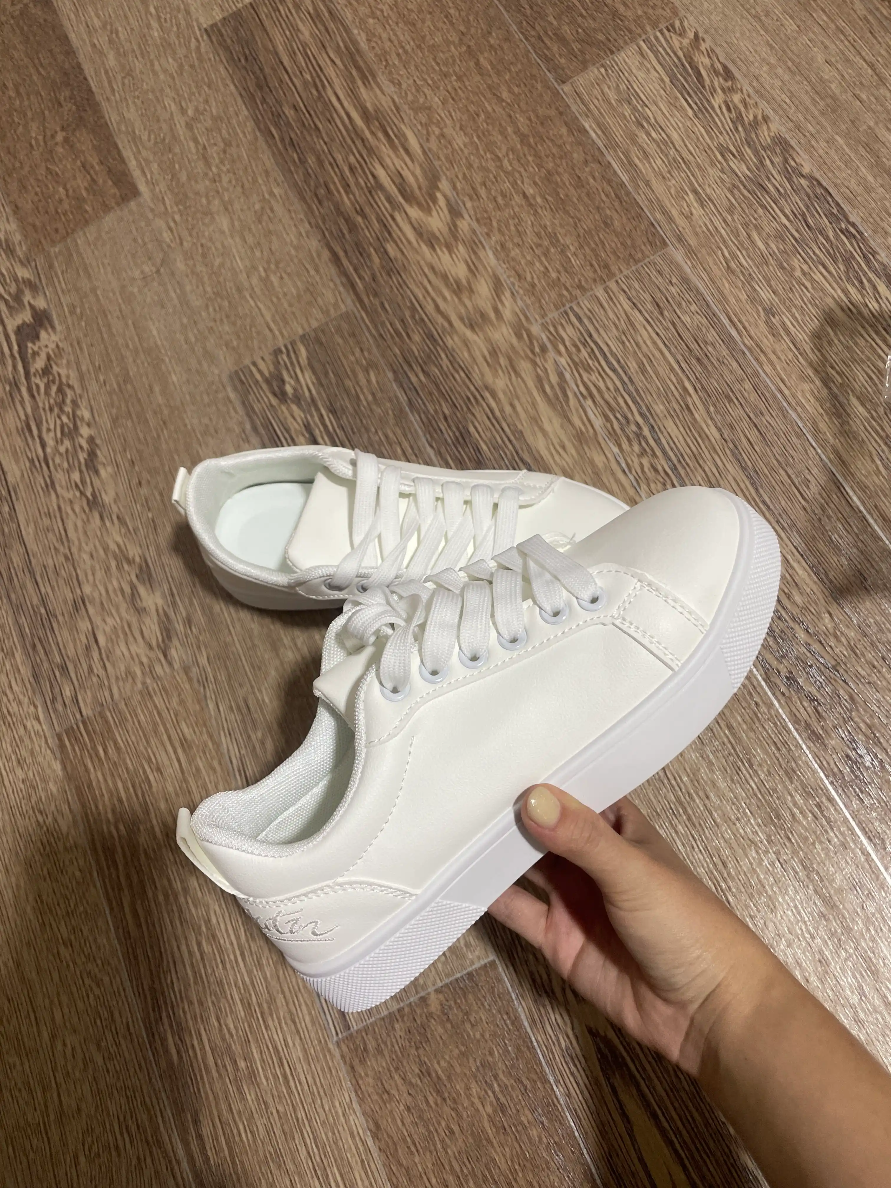 Kedalar ayollar uchun, Louboutin uslubidagi taglik bilan, ayollar hamda qizlar kedalari
