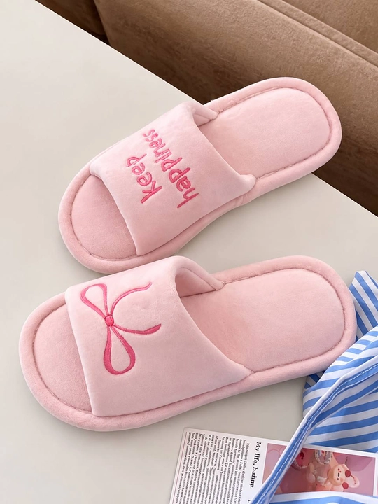 Ayollar uchun yumshoq uy shippaklari, mo‘ynali tapochki, yurakchali, Hello Kitty