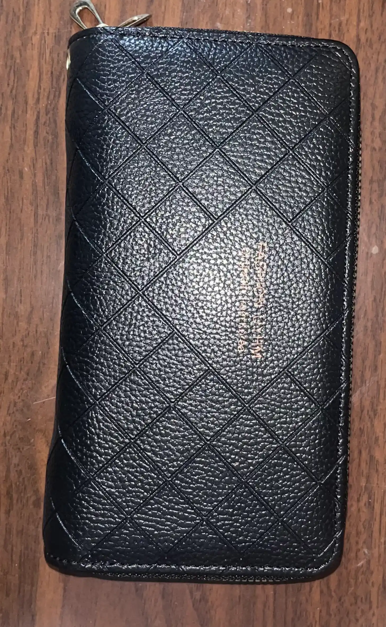 Ayollar hamyoni, o‘lchami 20 sm * 10 sm * 4 sm