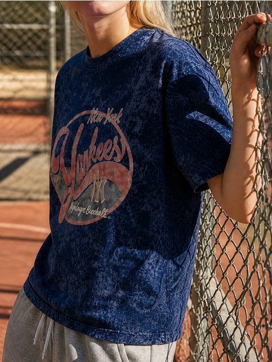 Ayollar uchun New York Yankees printli paxta oversayz futbolka, qisqa yengli - 