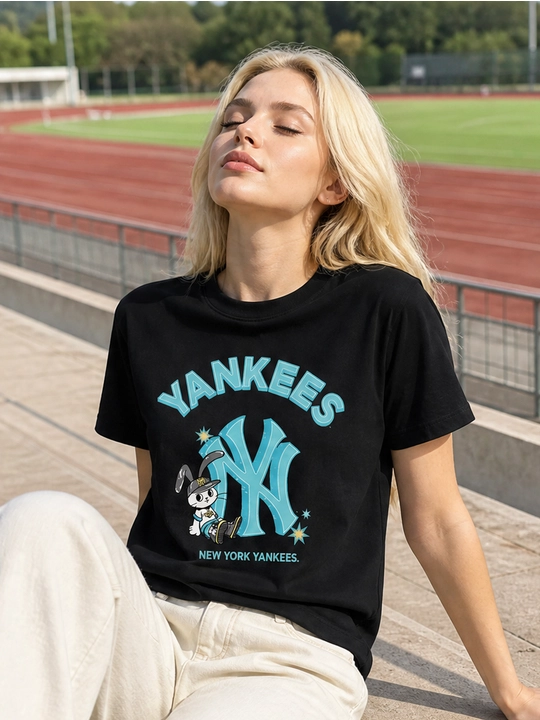 Ayollar uchun Yankees va quyon printli paxta oversayz futbolka, qisqa yengli - 
