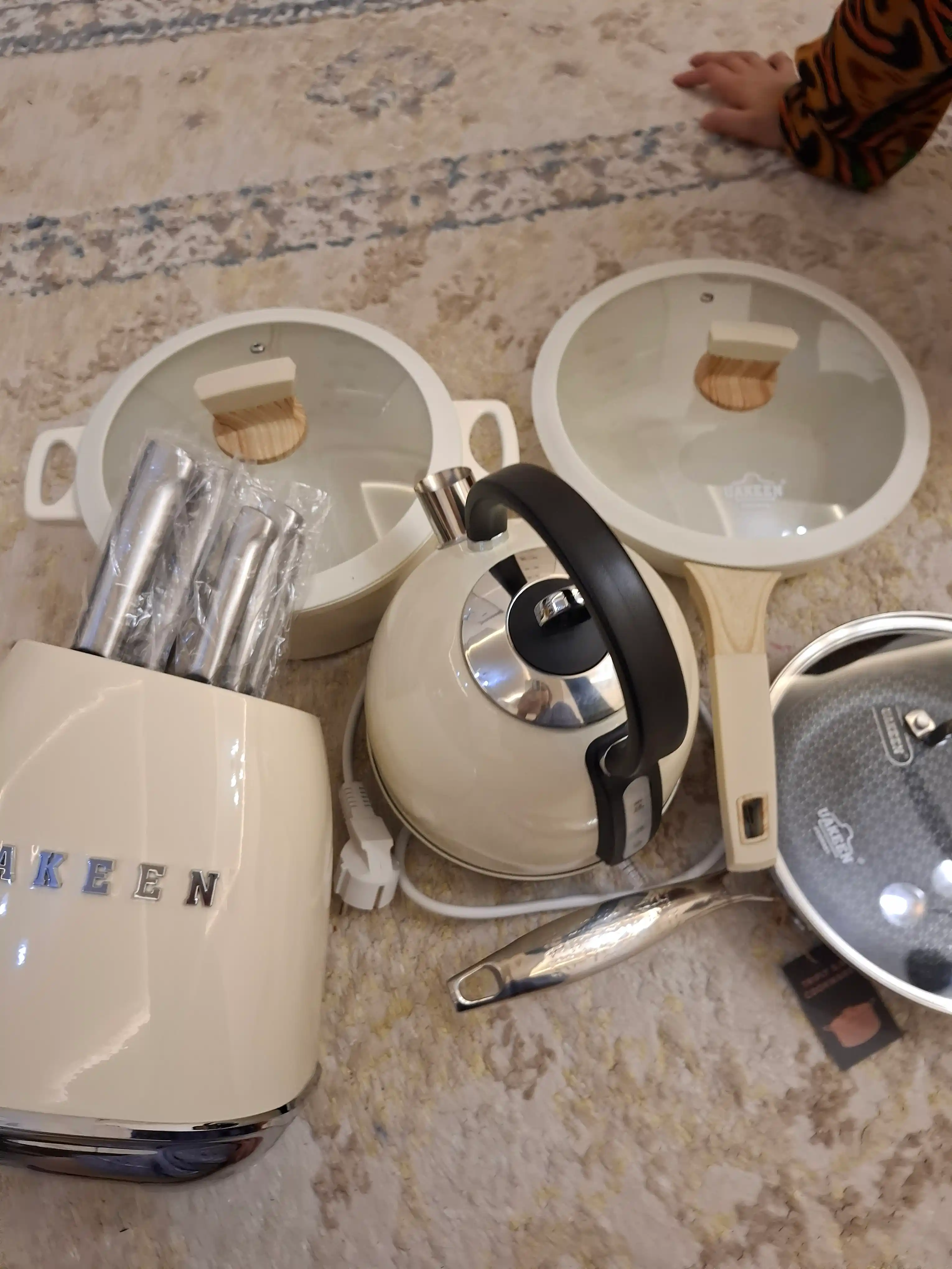 UAKEEN 6 dona zanglamaydigan po‘lat oshxona pichoqlari to‘plami uy va oshxona uchun