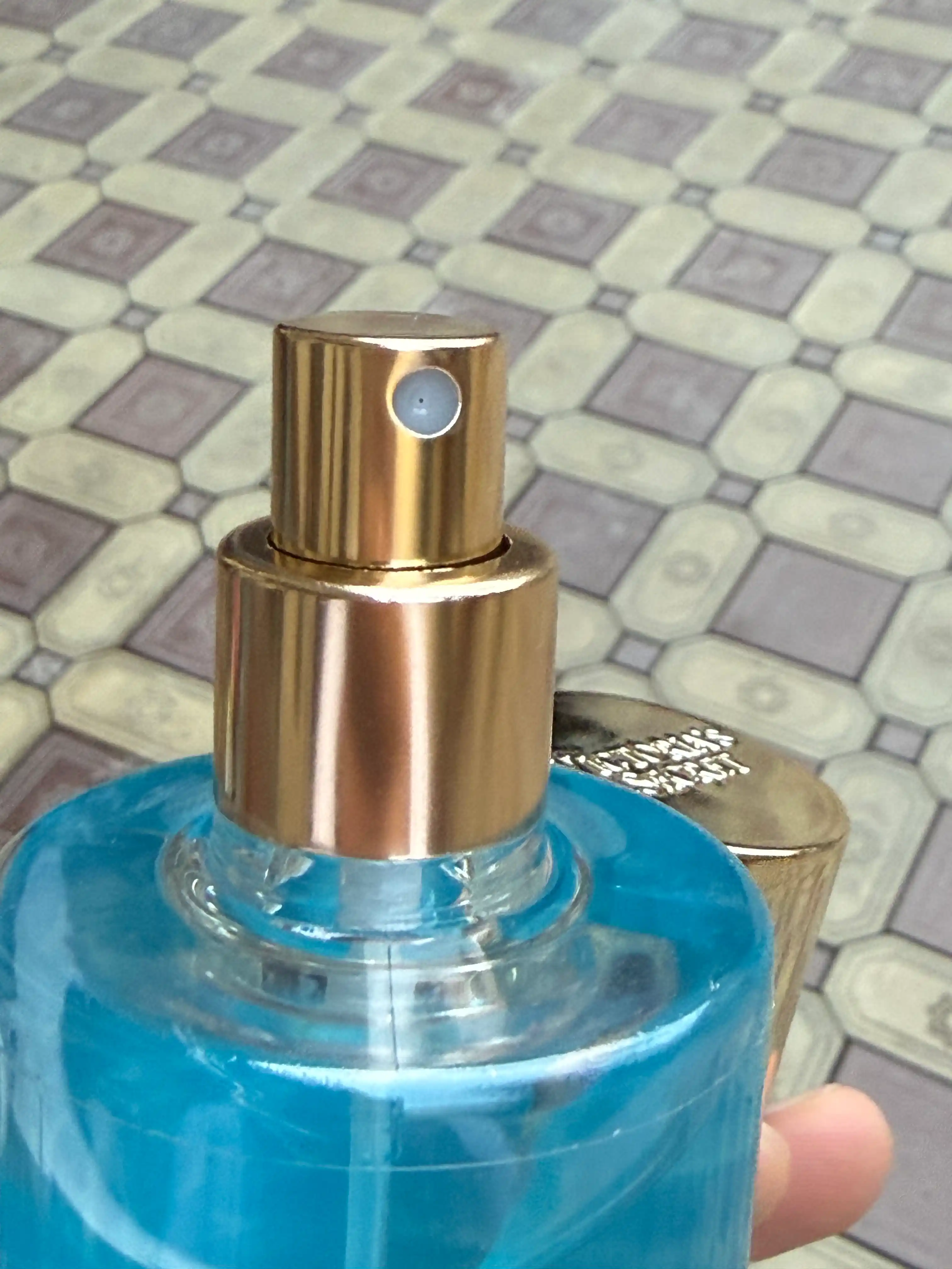 Parfyumlangan tana spreyi suvi Victoria's Secret Spreyi Aqua Kiss Rush, Shimmer, 250 ml