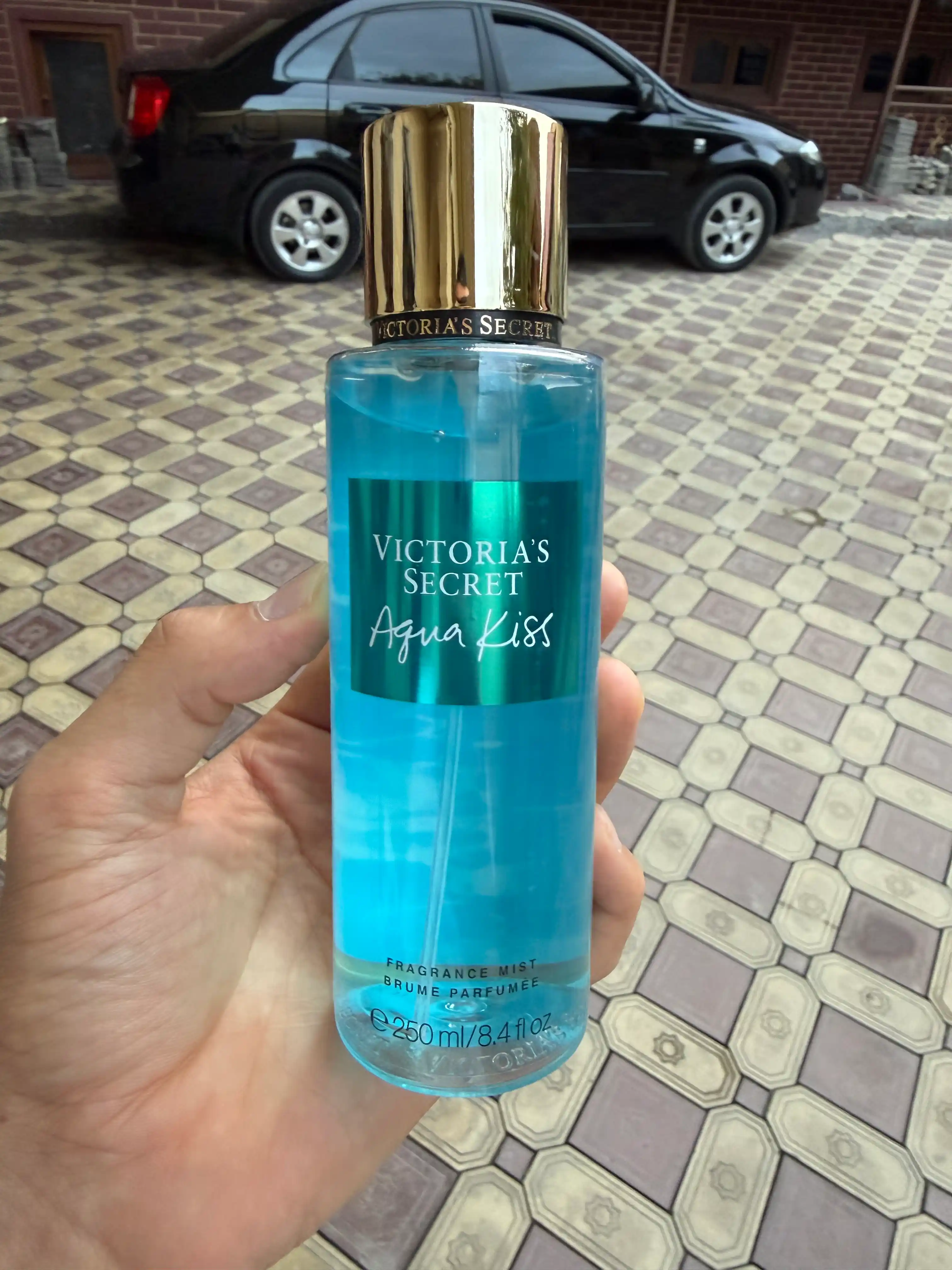 Parfyumlangan tana spreyi suvi Victoria's Secret Spreyi Aqua Kiss Rush, Shimmer, 250 ml