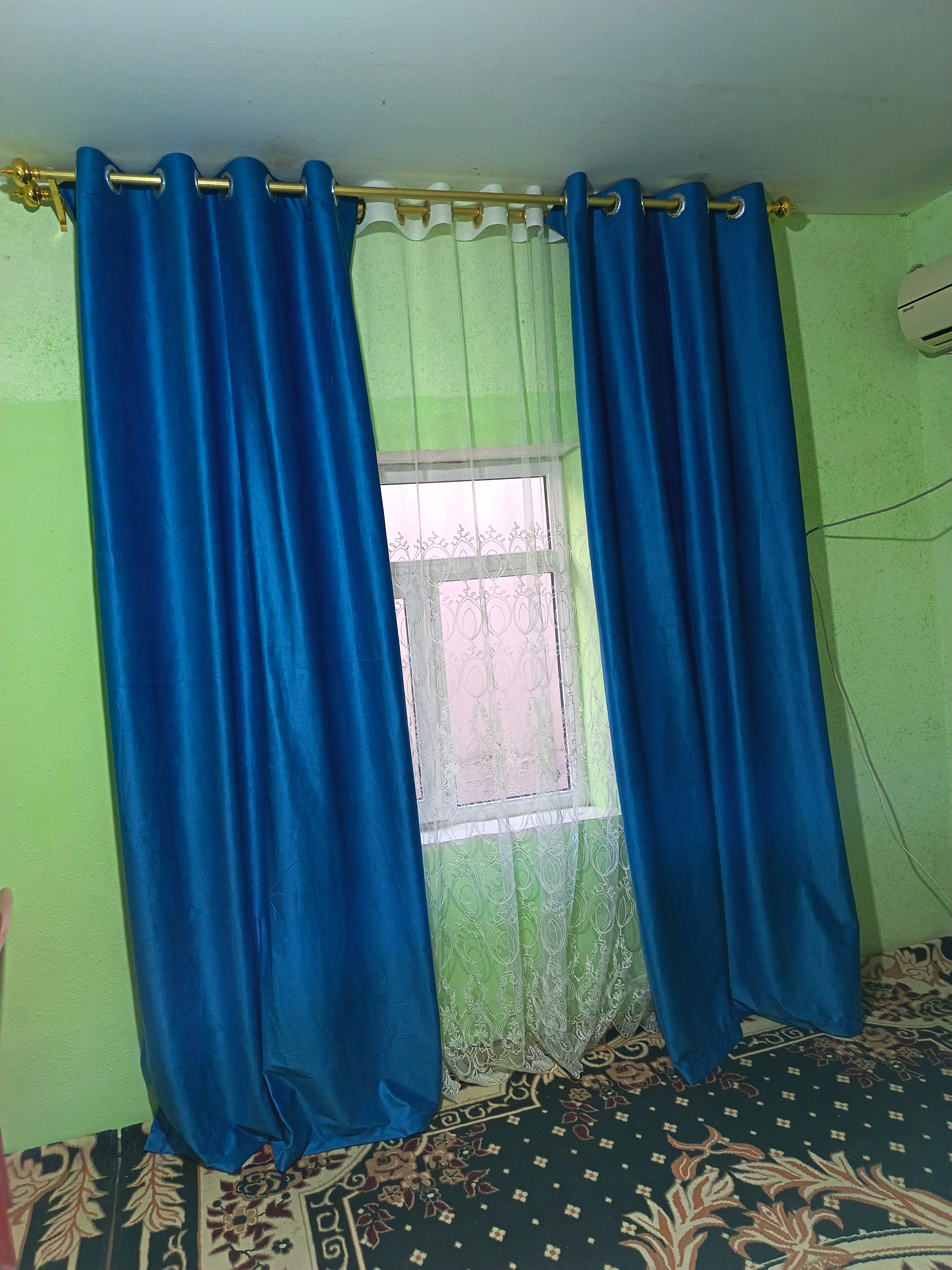 Lyuverli parda, velur, 150 x 280 sm