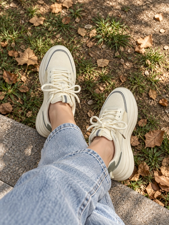 Ayollar krossovkasi, kundalik sport poyabzali, qattiq tagcharmli model