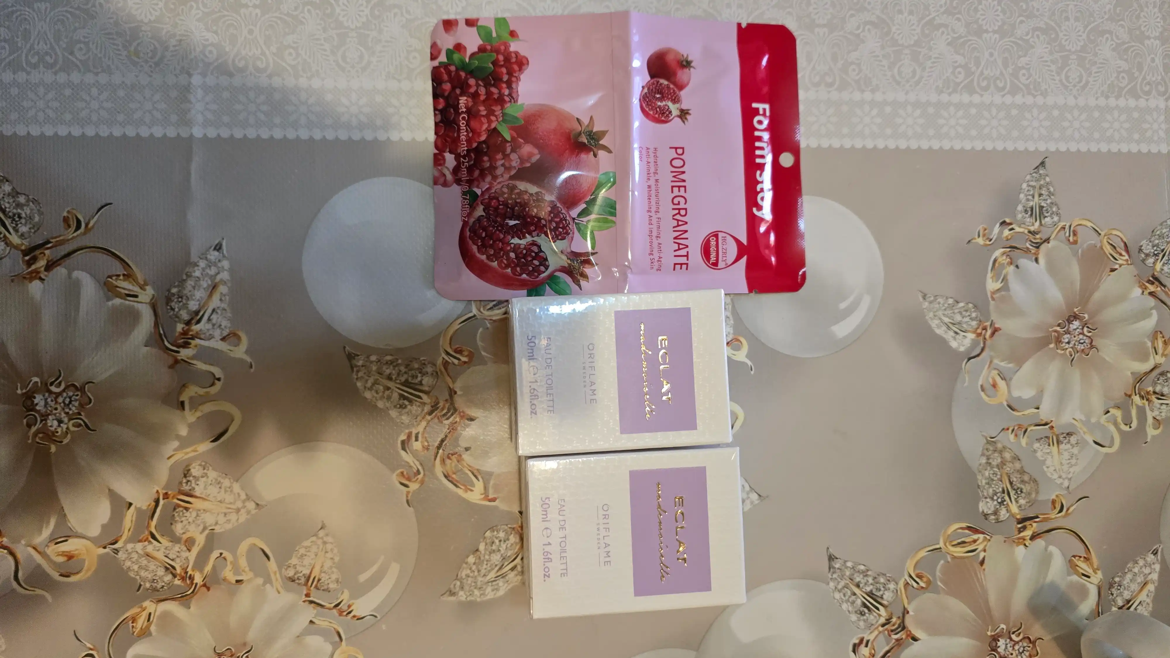 Ayollar Xushbo'ylangan suv Eclat Mademoiselle  50 ml — nafis va yoqimli hidli parfum