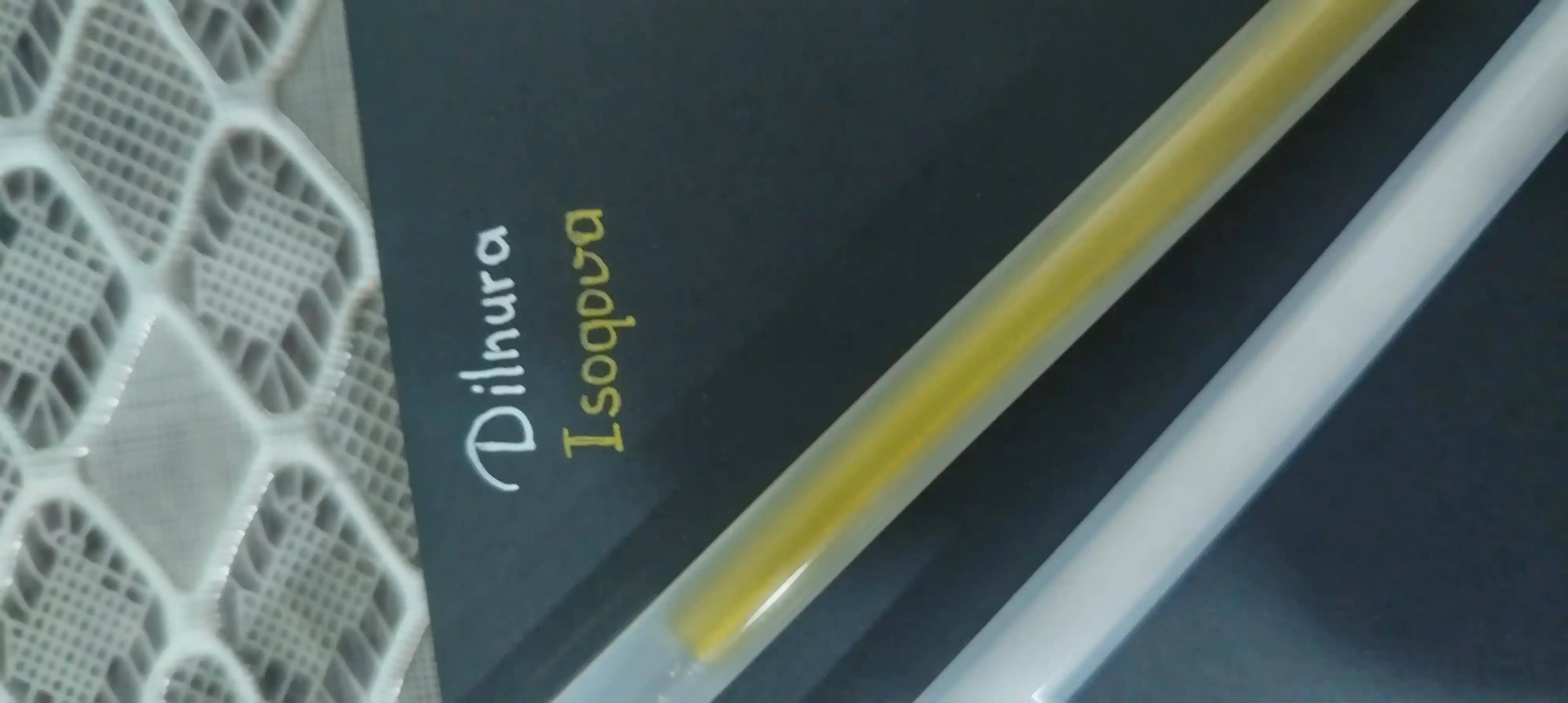Gel oq, tilla, qora, kok ruchkalar, qora daftarlar uchun