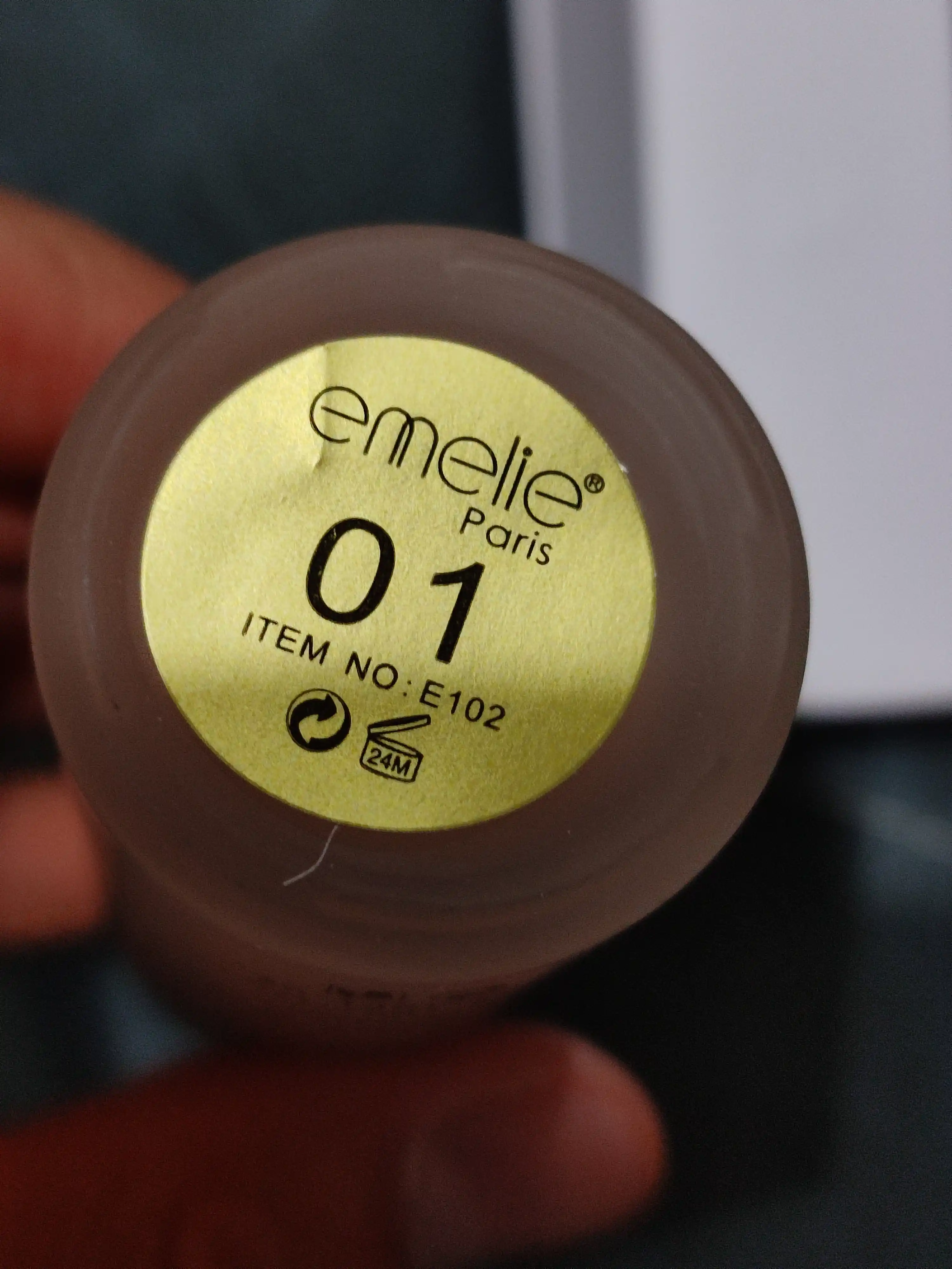 Emelie тональный крем для лица SPF 25, увлажняющий, матовый тон 01 и 02, 45 мл